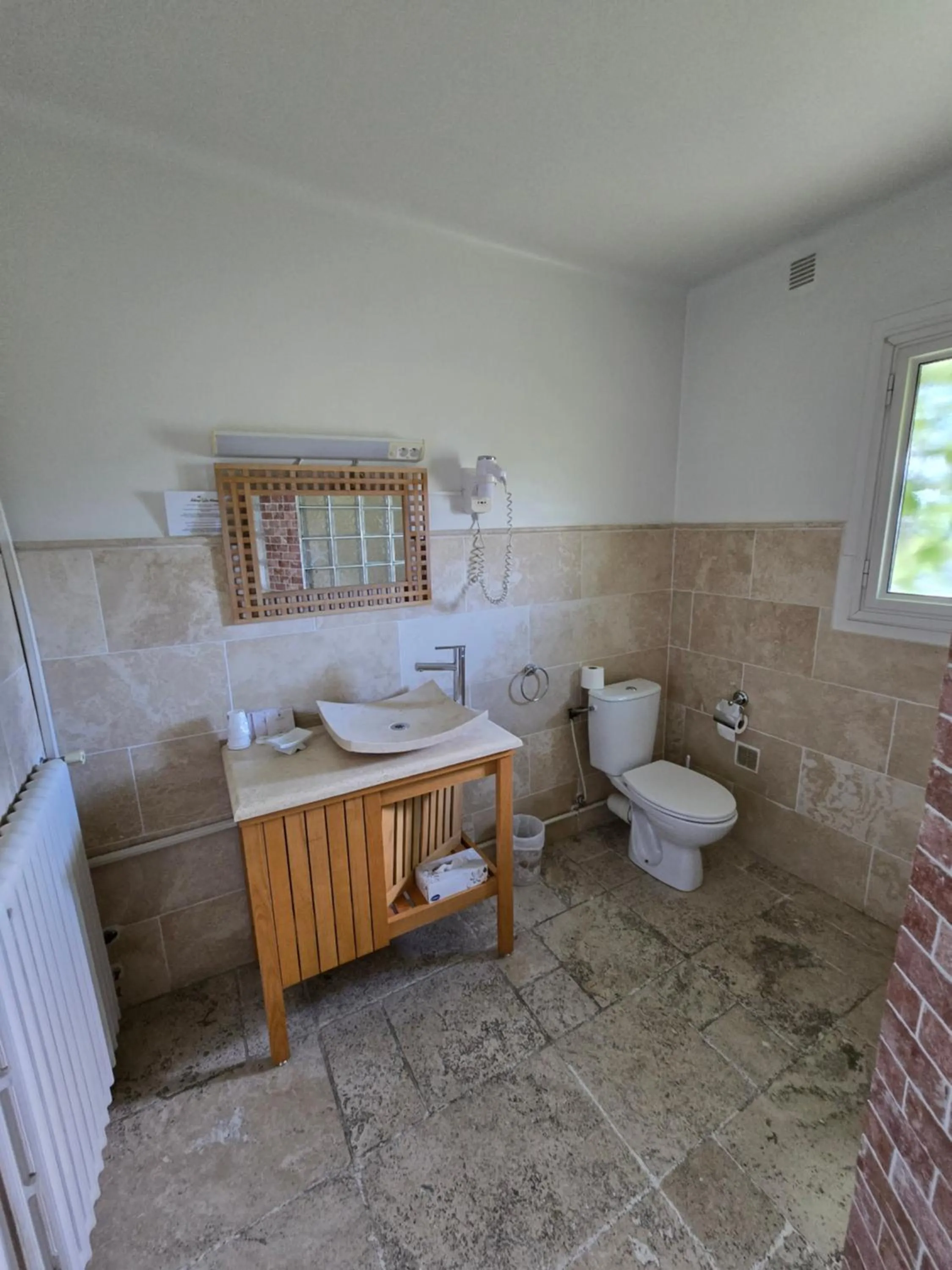 Bathroom in Auberge les Aromes