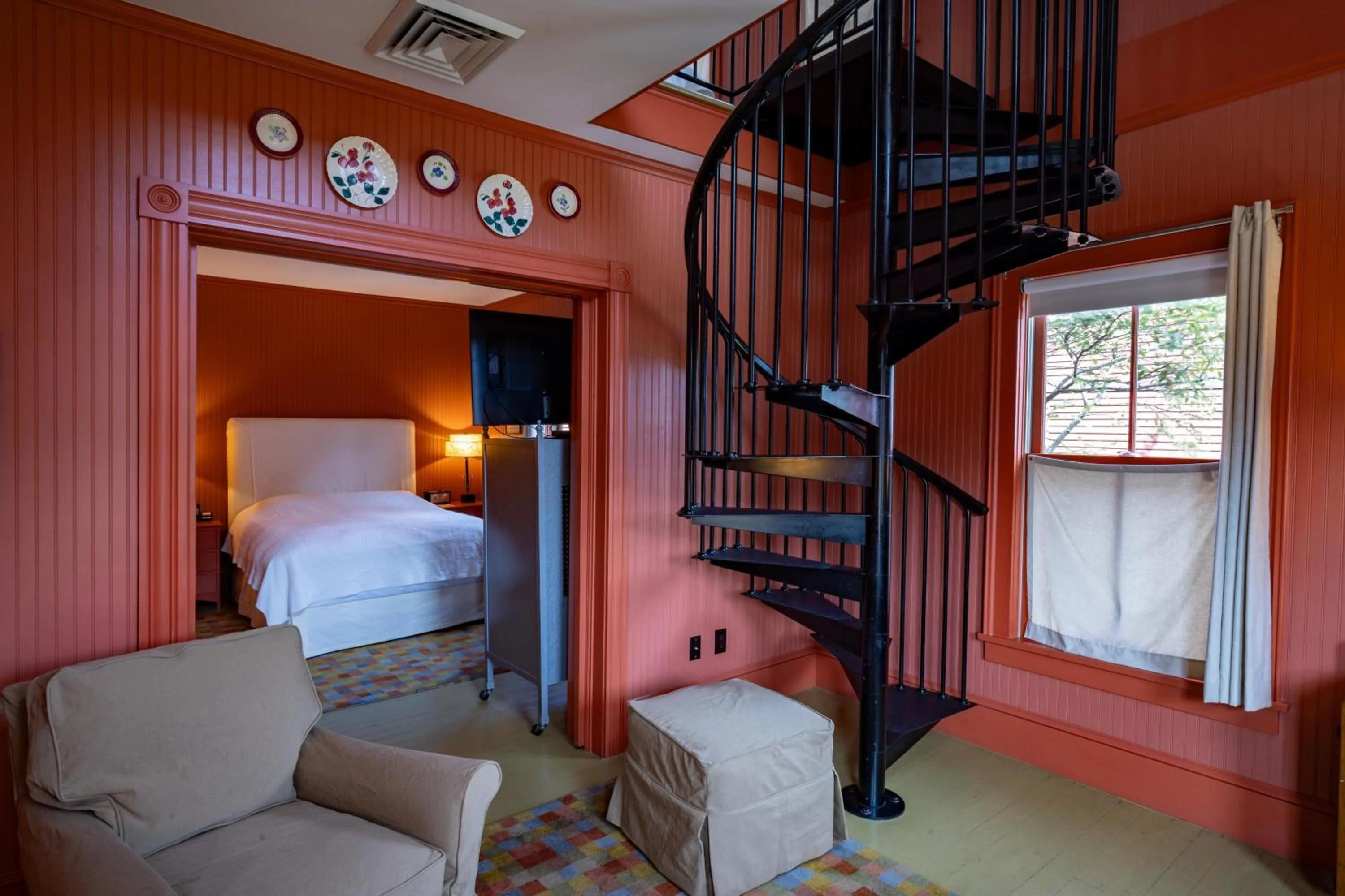 Bedroom, Bed in The Porches Inn at Mass MoCA