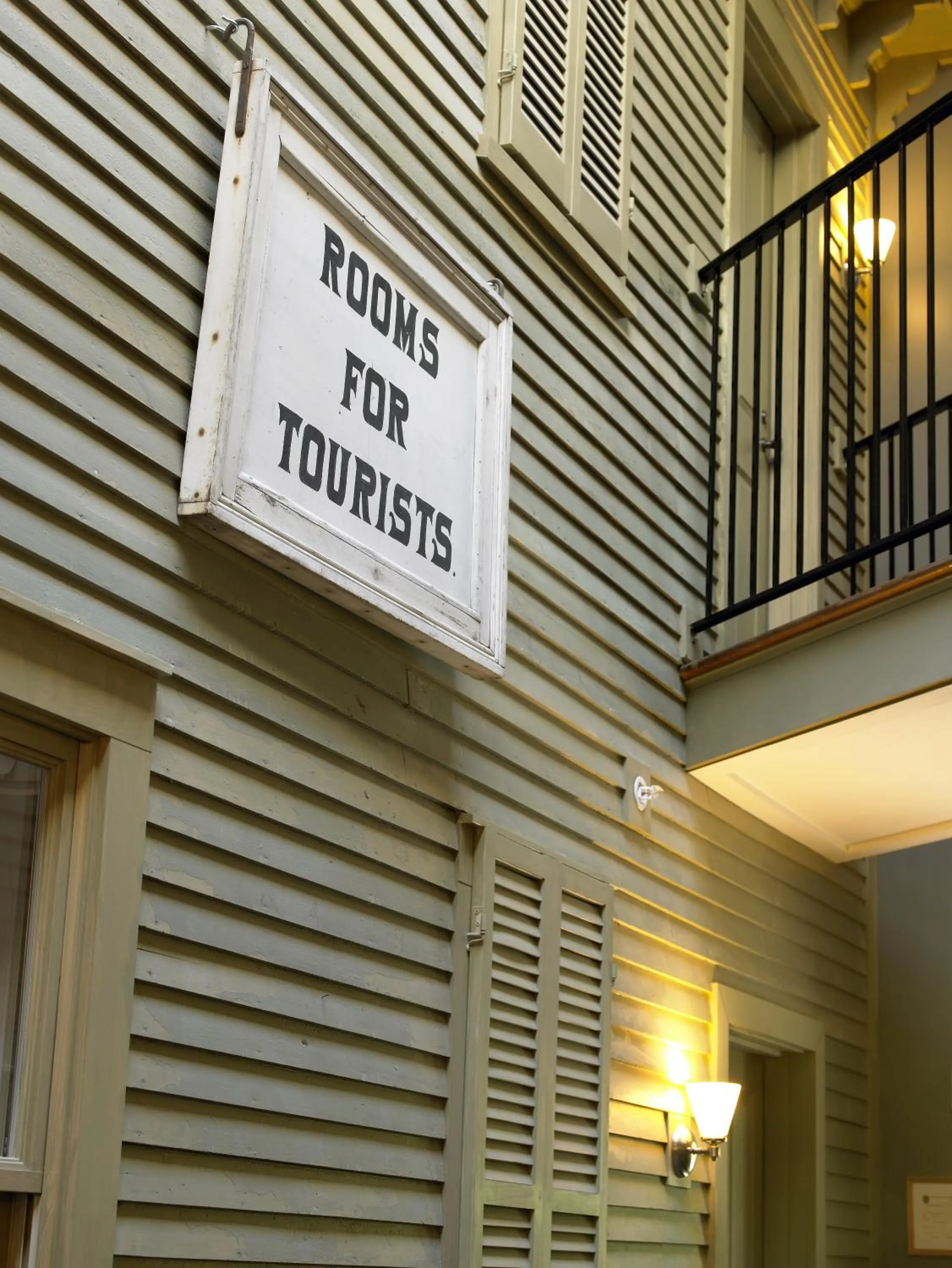 Logo/Certificate/Sign in The Porches Inn at Mass MoCA