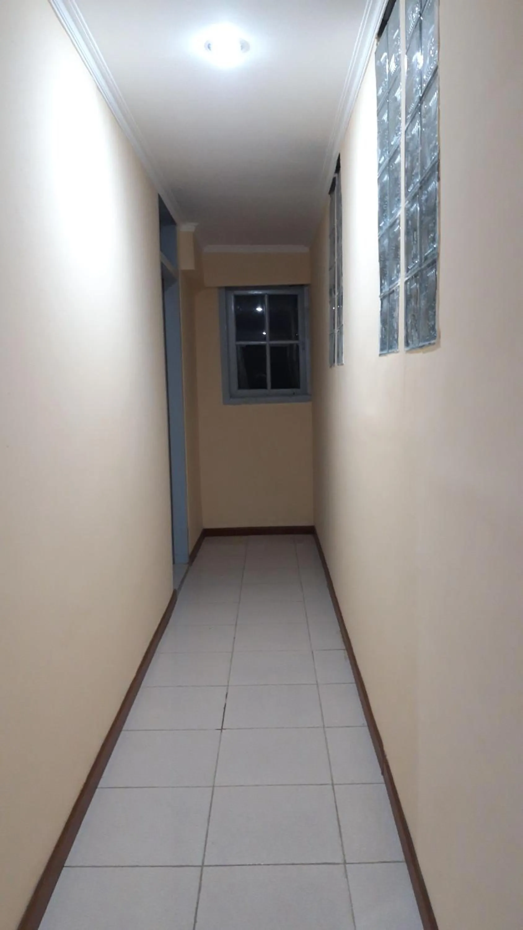 RedDoorz near Istana Plaza 2