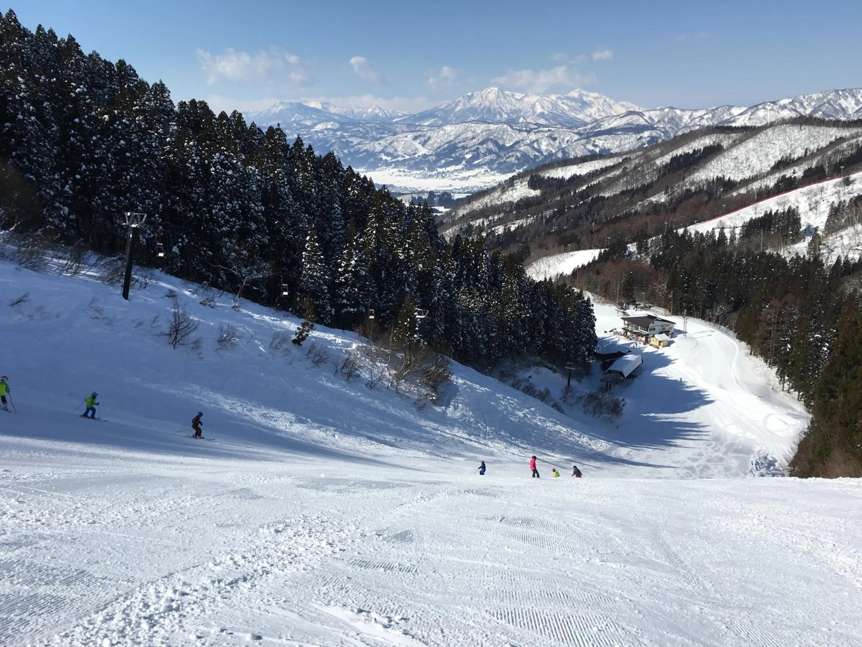 Ski School in Nozawa Onsen BASECAMP