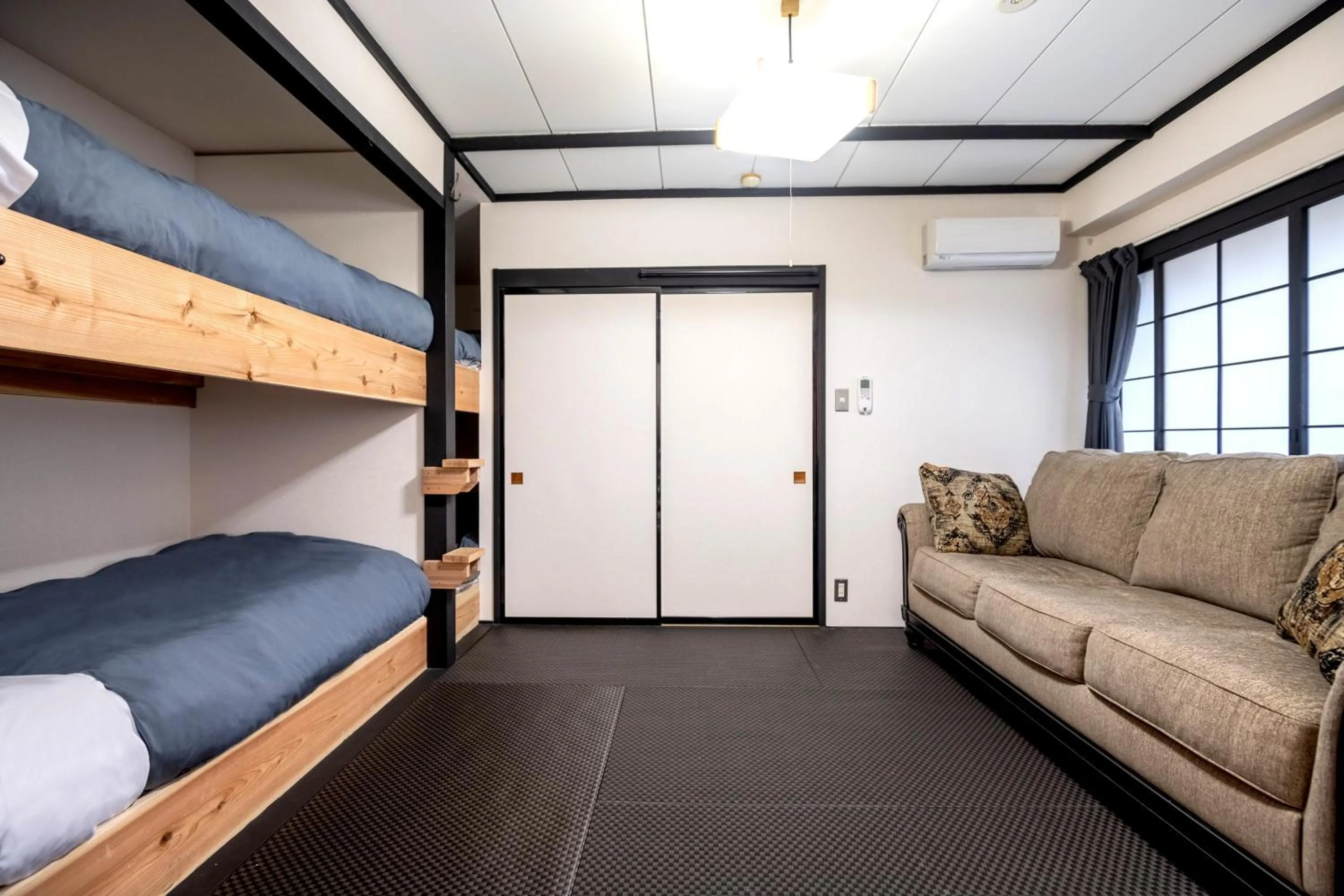 Bed in Nozawa Onsen BASECAMP