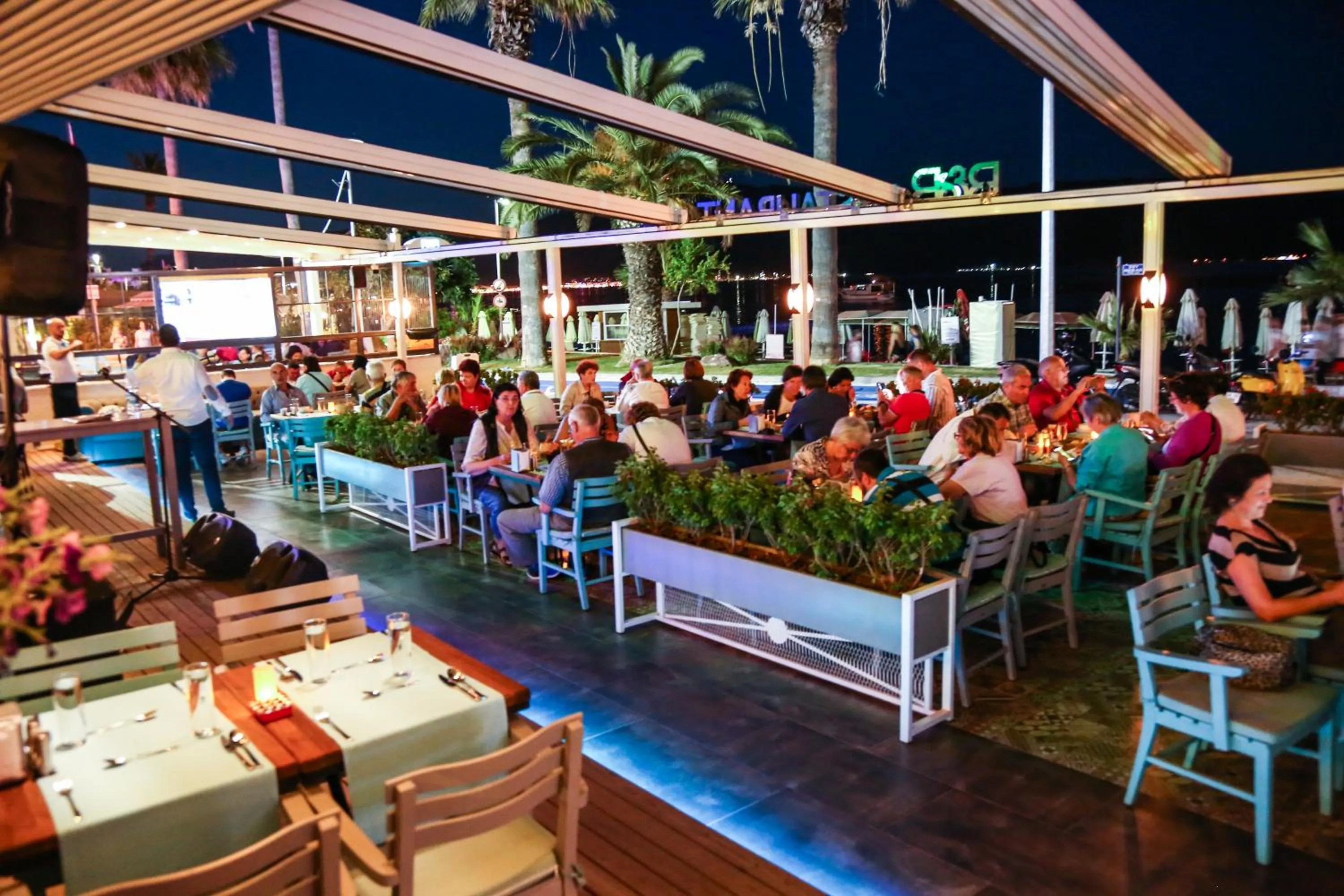 Restaurant/places to eat in B&B Yuzbasi Beach