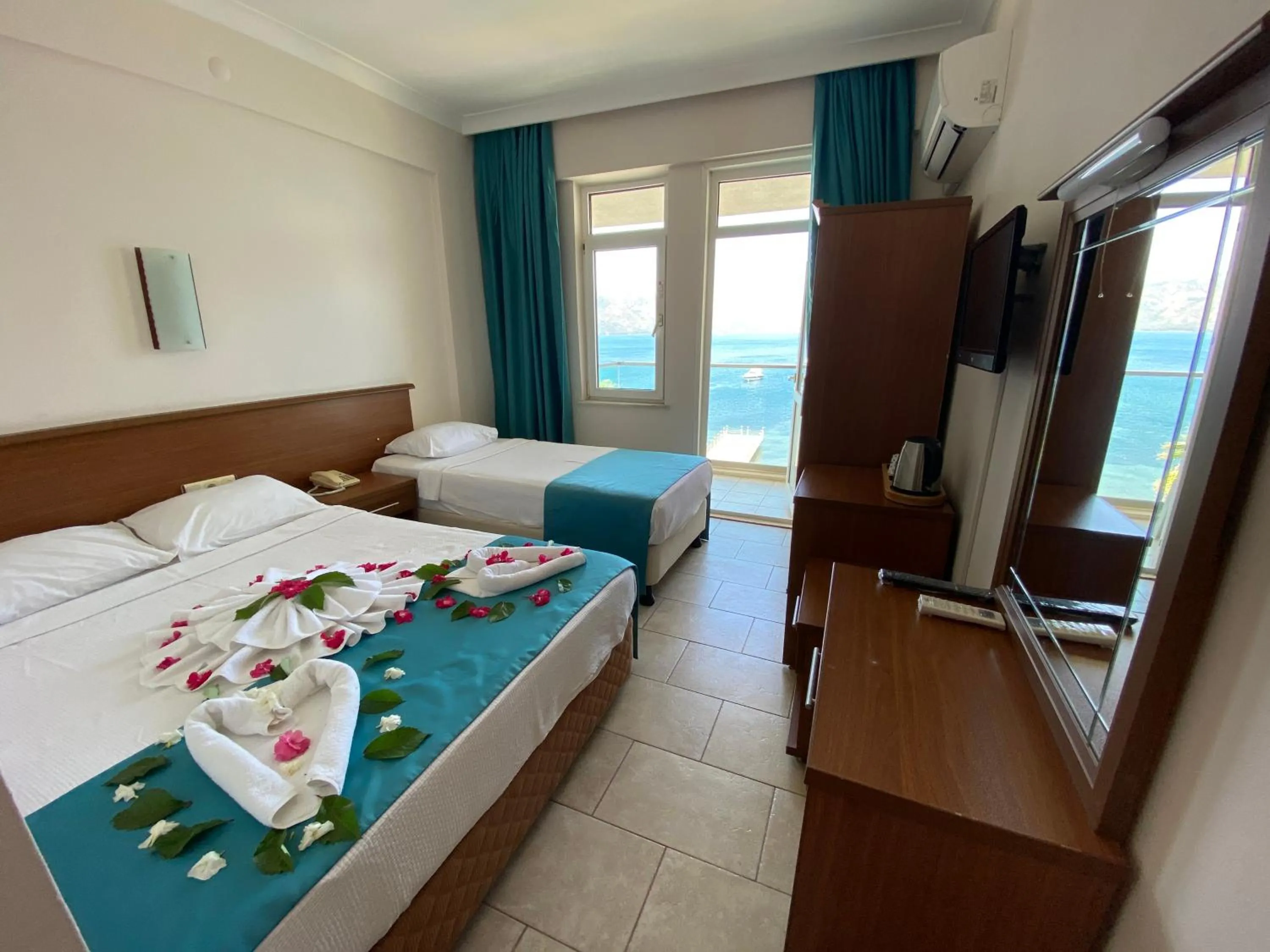 Photo of the whole room, Bed in B&B Yuzbasi Beach