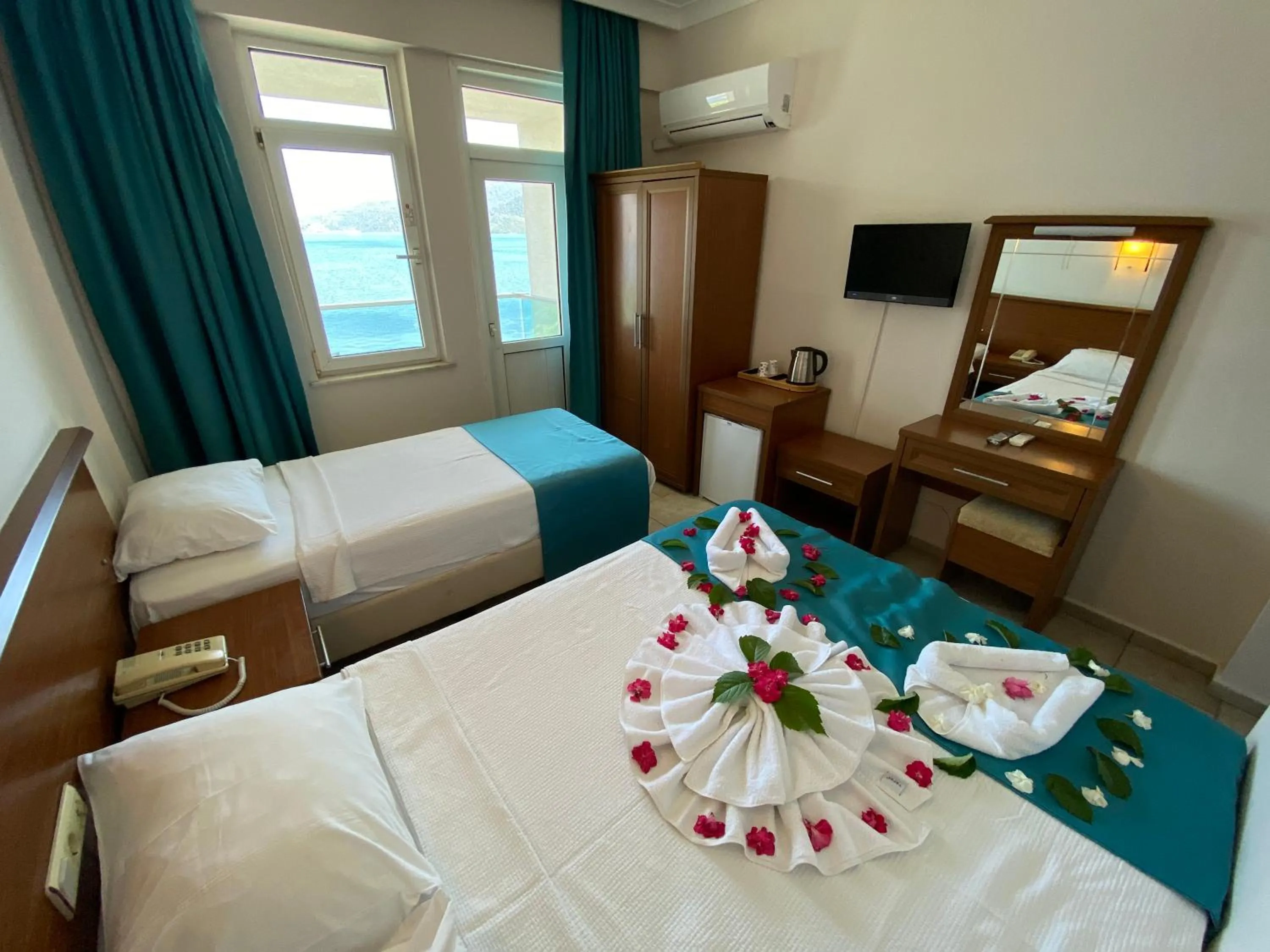 Photo of the whole room, Bed in B&B Yuzbasi Beach