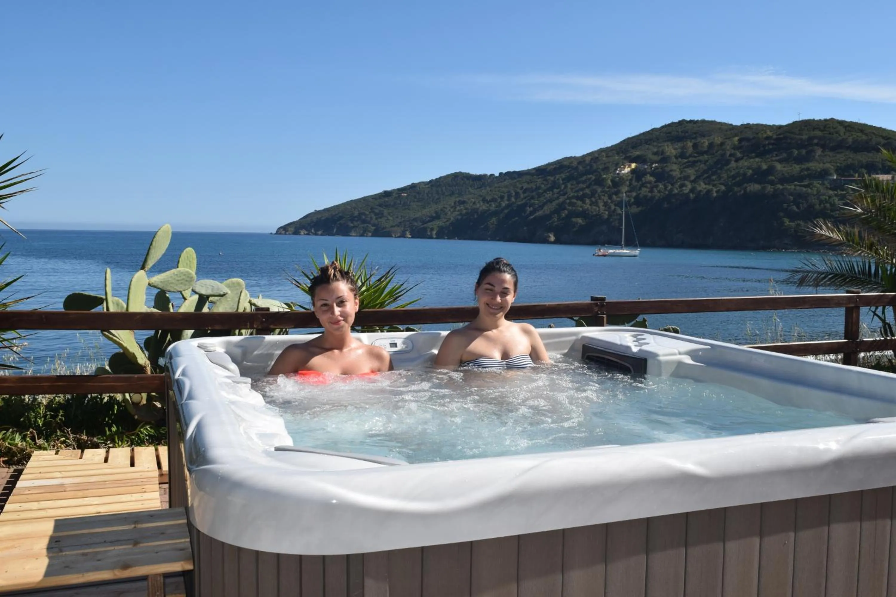 Hot Tub in Hotel Capo Sud