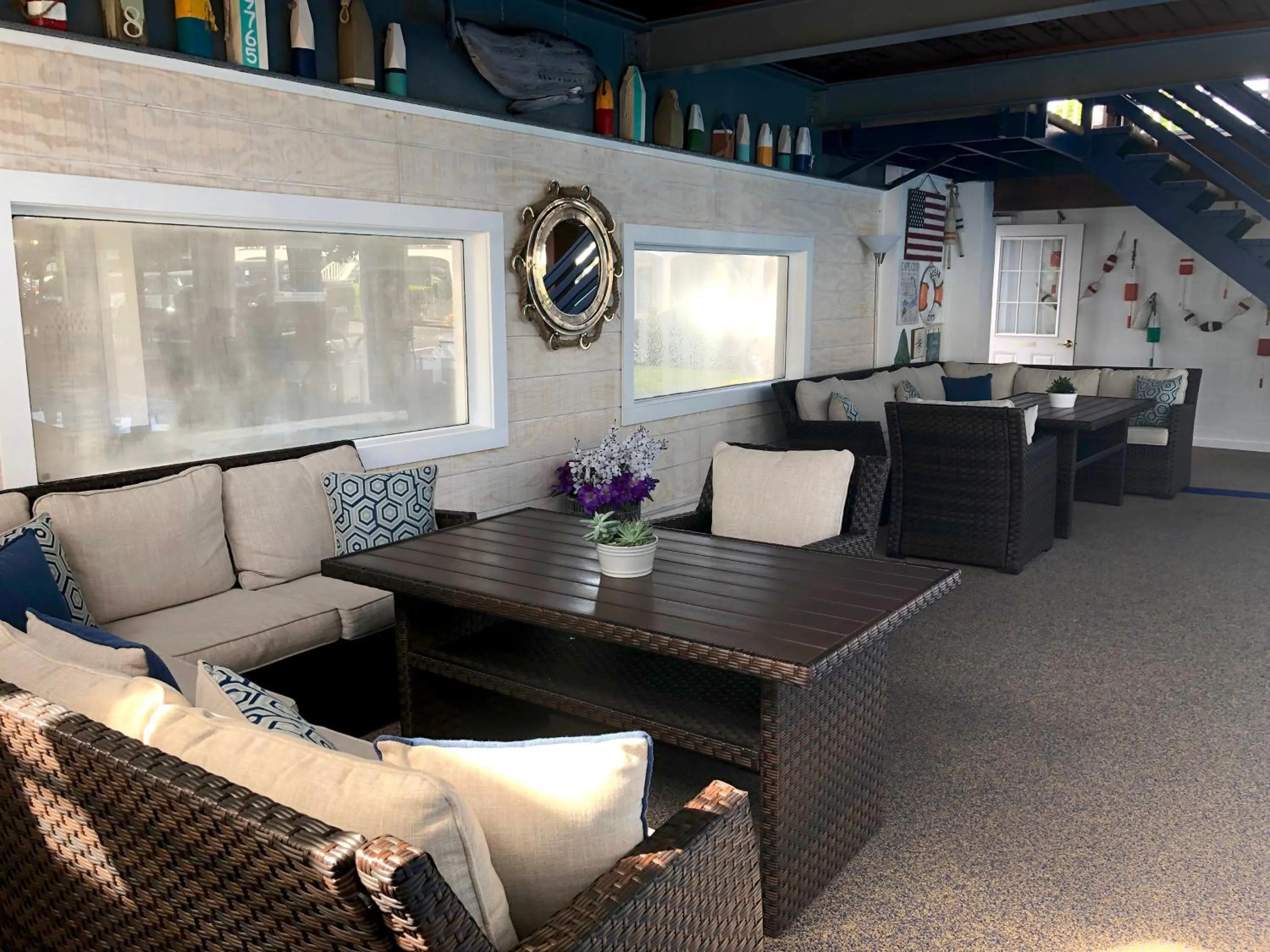 Swimming pool in Hyannis Inn