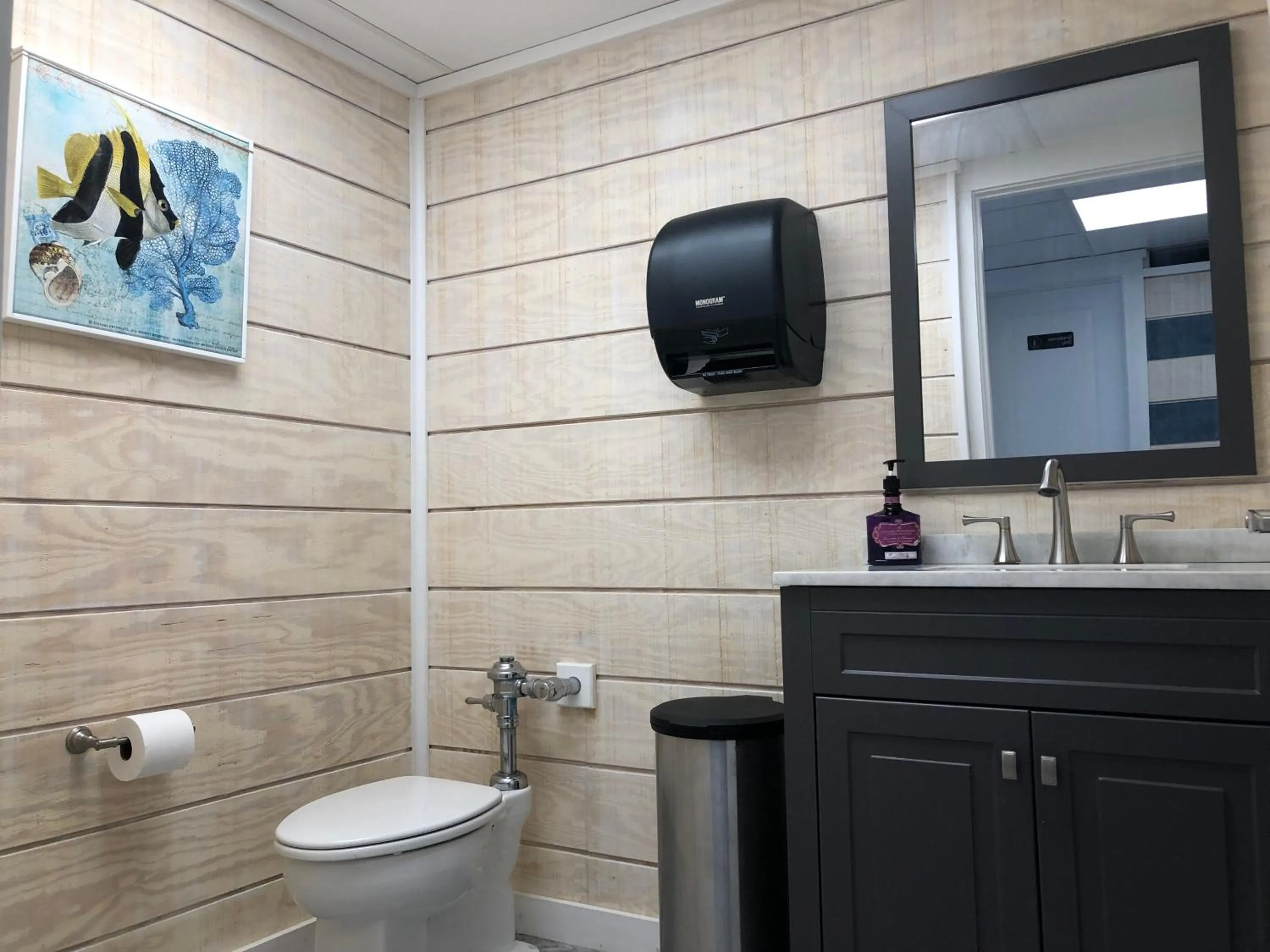 Toilet in Hyannis Inn