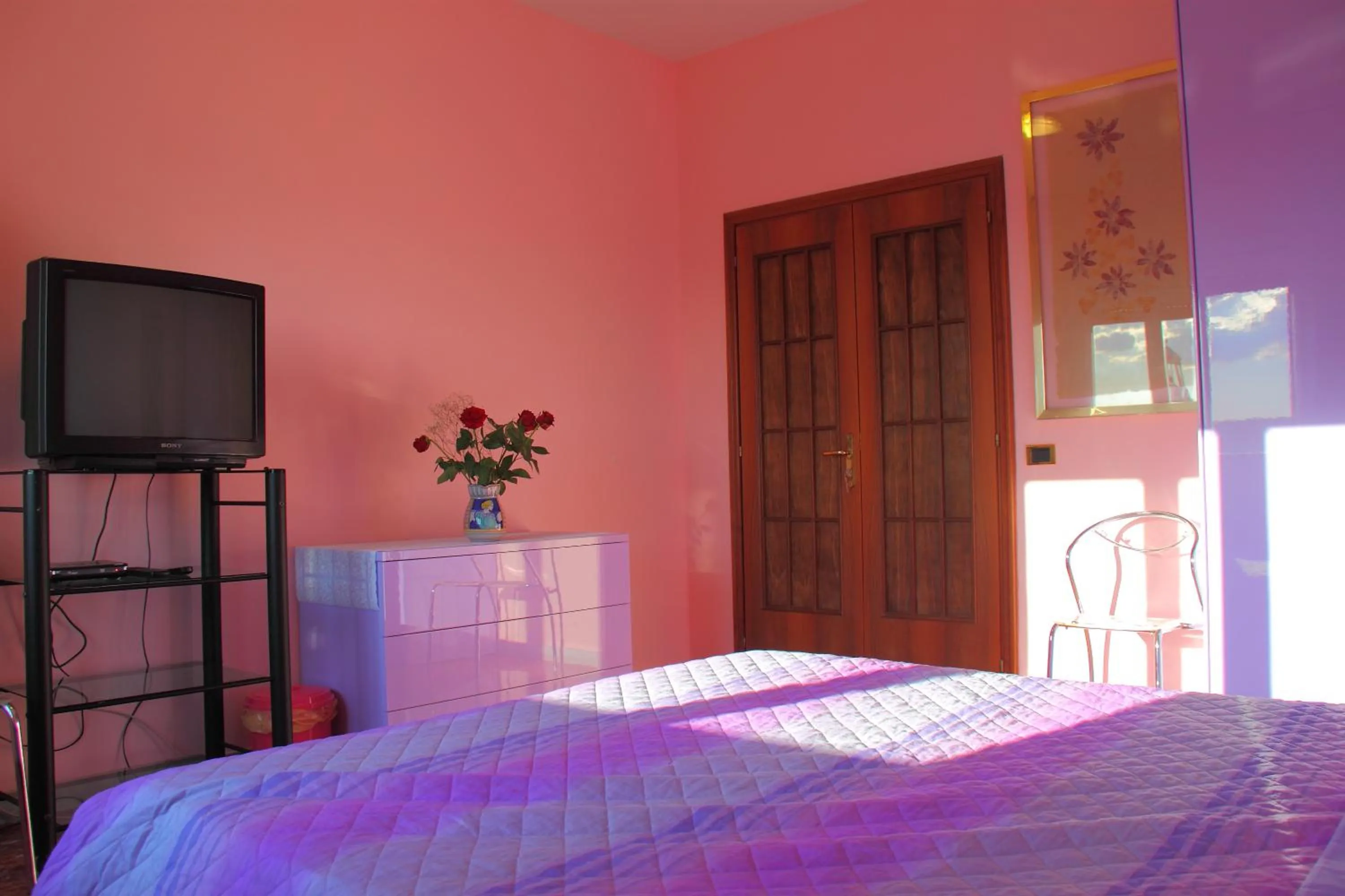 Photo of the whole room, Bed in Hello Roma B&B