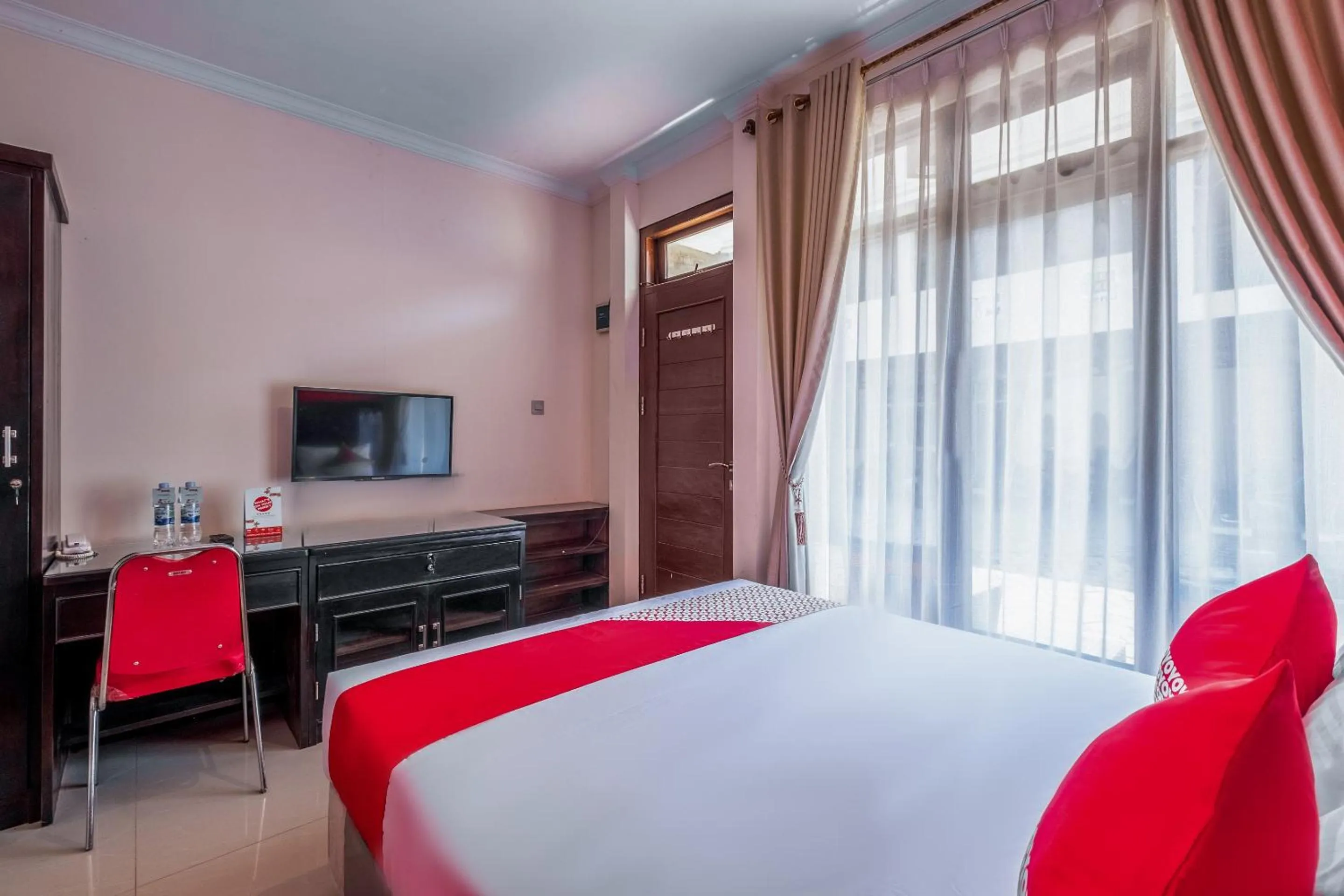 Bedroom, Bed in OYO Collection O 1032 Rahayu Residence Syariah