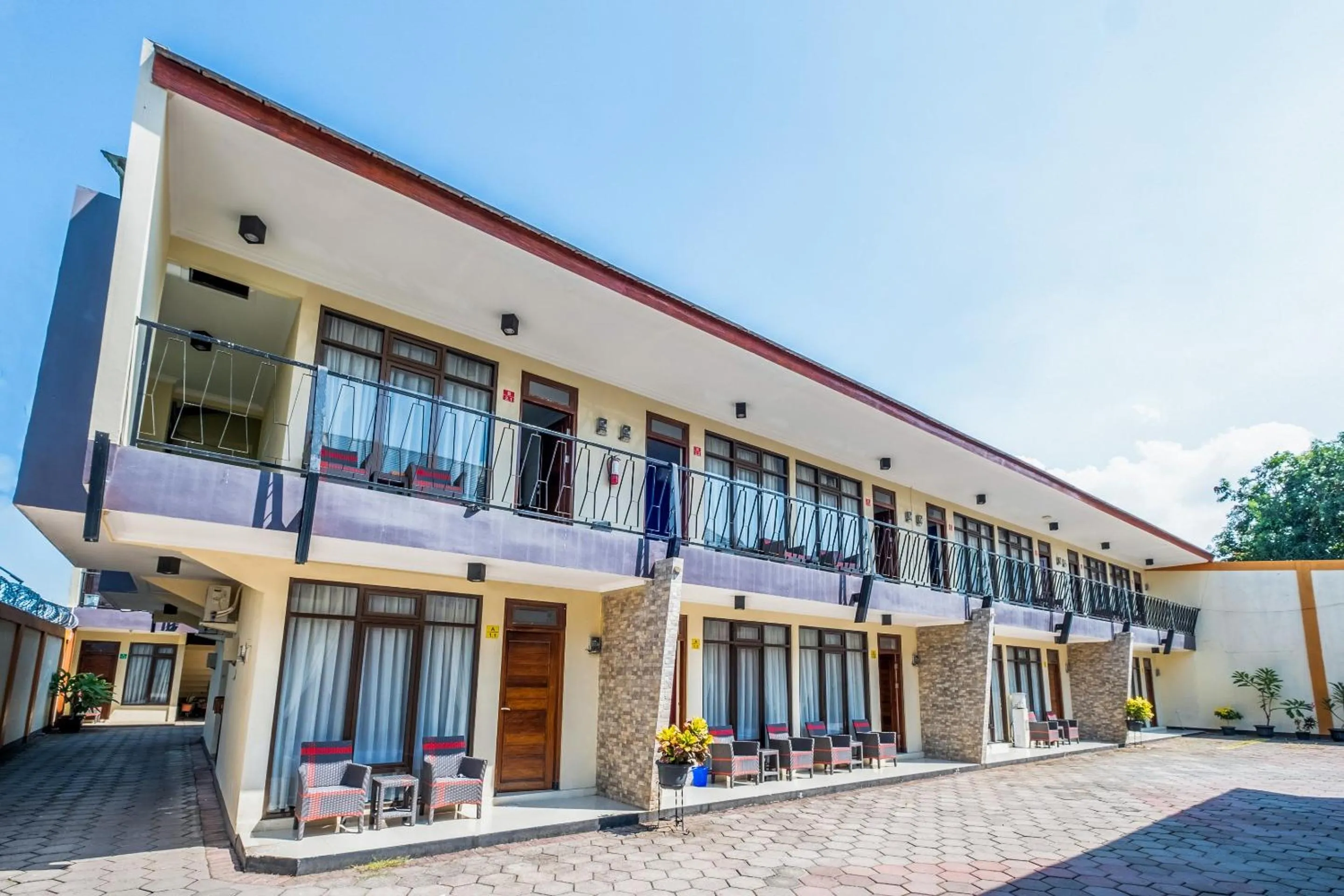 Facade/entrance in OYO Collection O 1032 Rahayu Residence Syariah