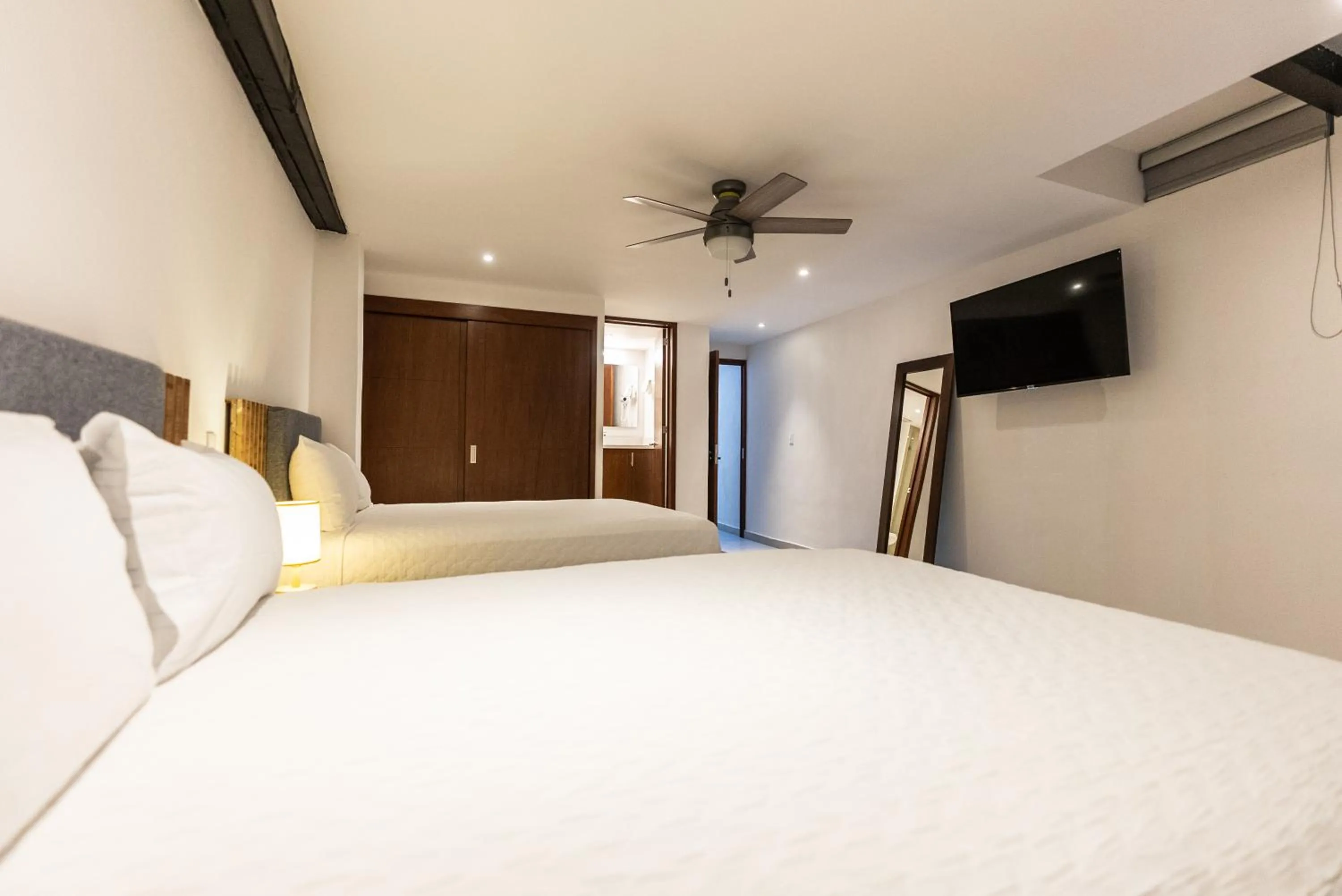 TV and multimedia, Bed in Loft Hotel Malecón Vallarta