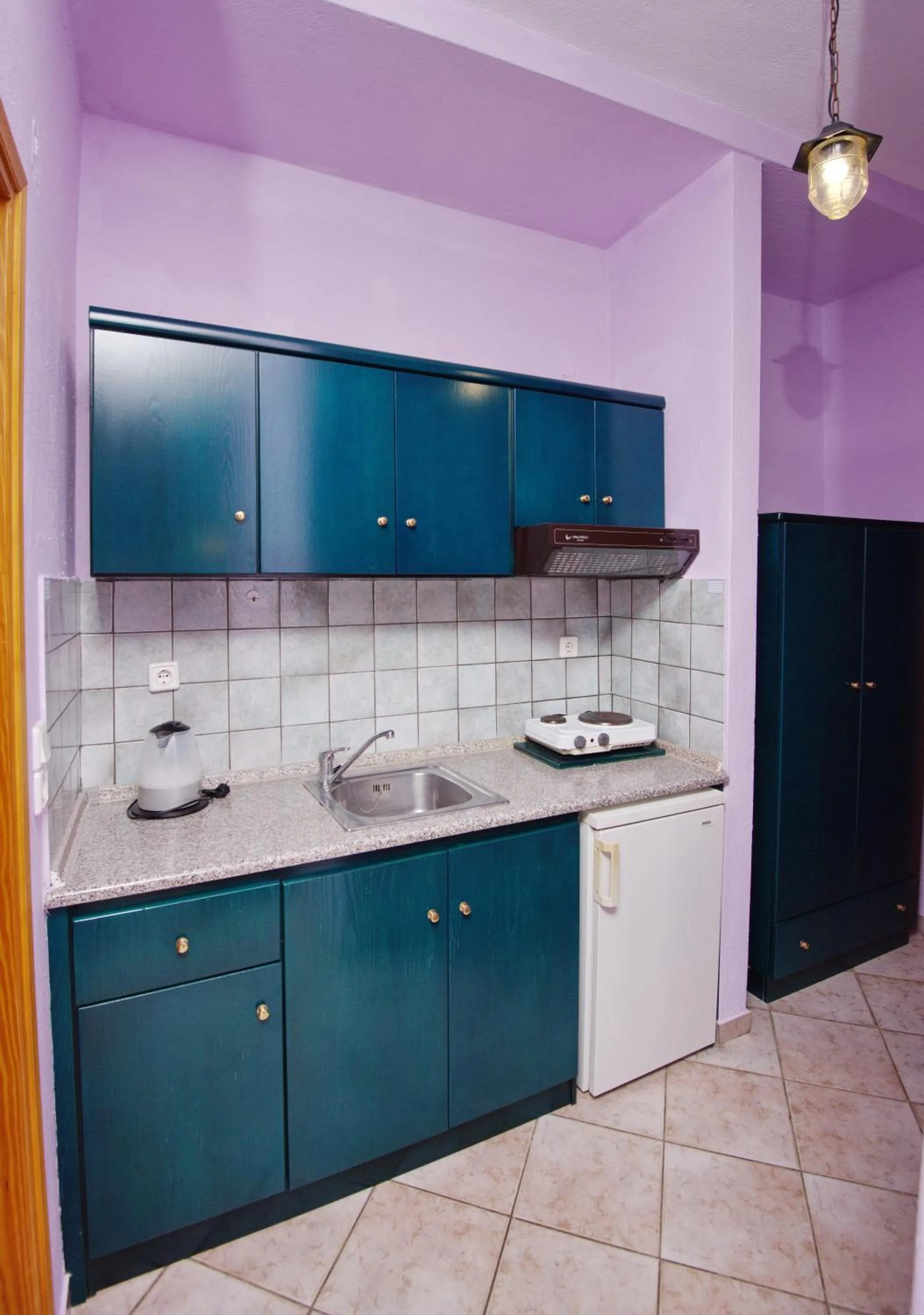 Kitchen or kitchenette in Haravgi Hotel