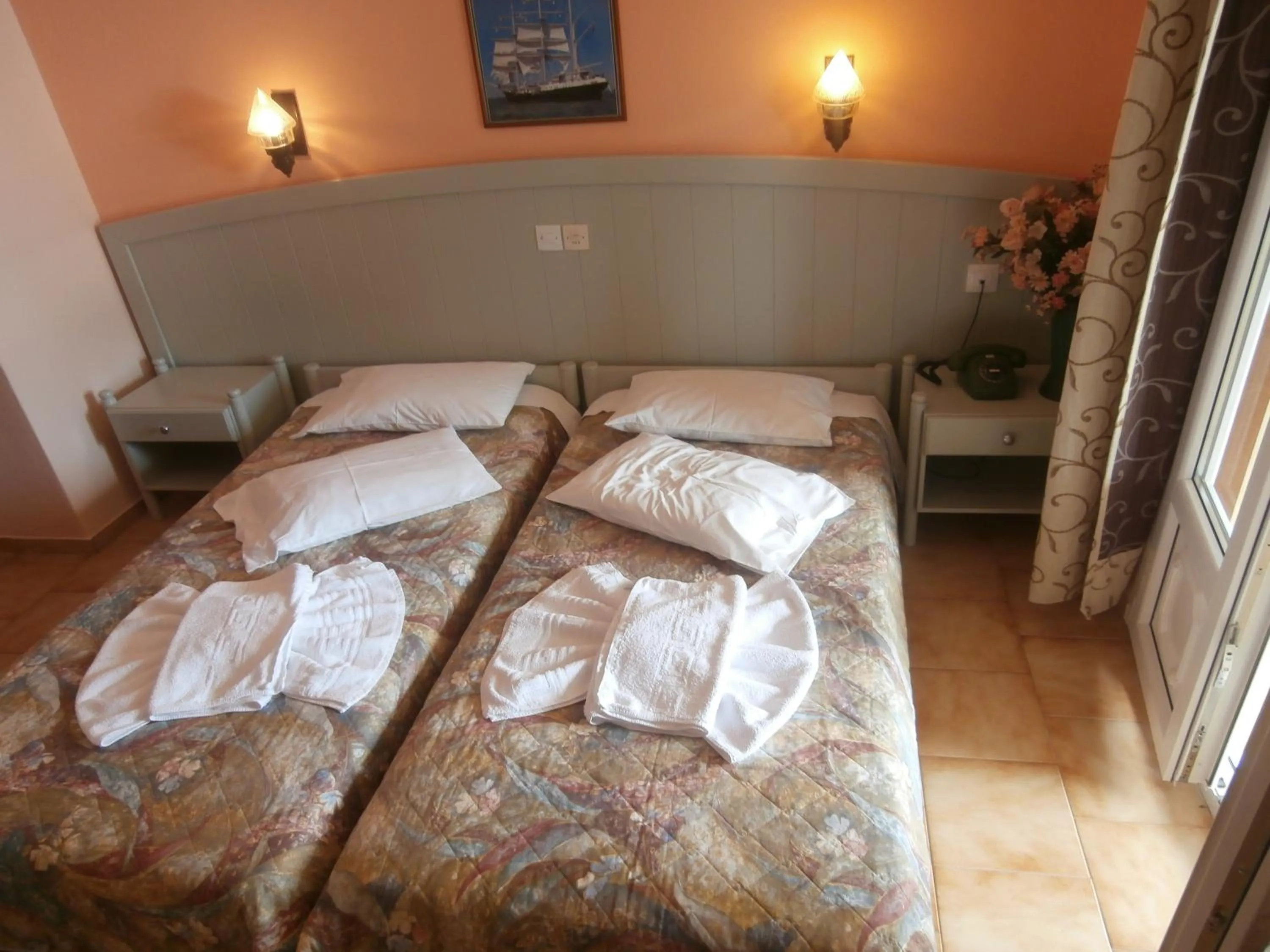 Bed in Haravgi Hotel