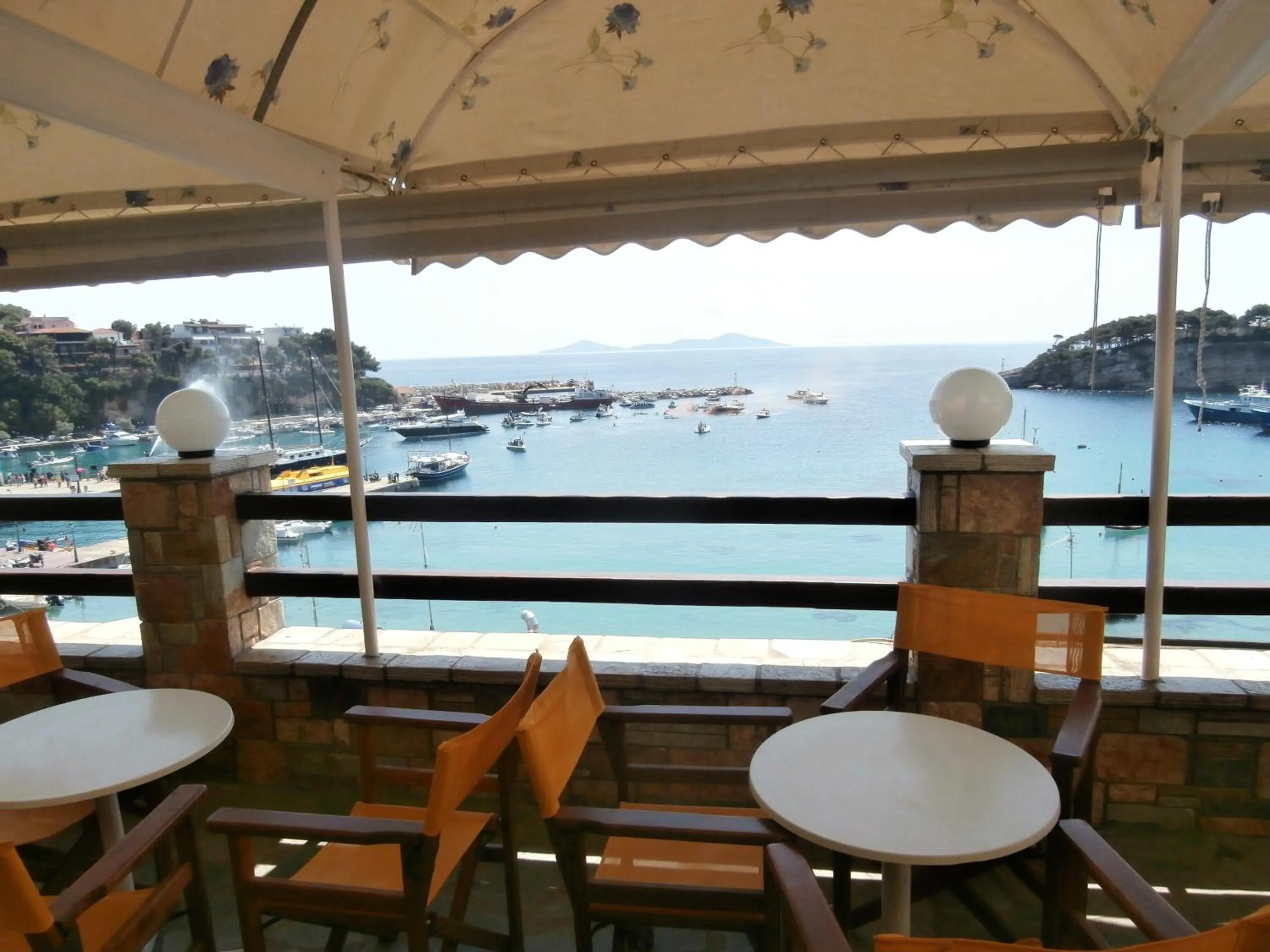 Balcony/Terrace in Haravgi Hotel