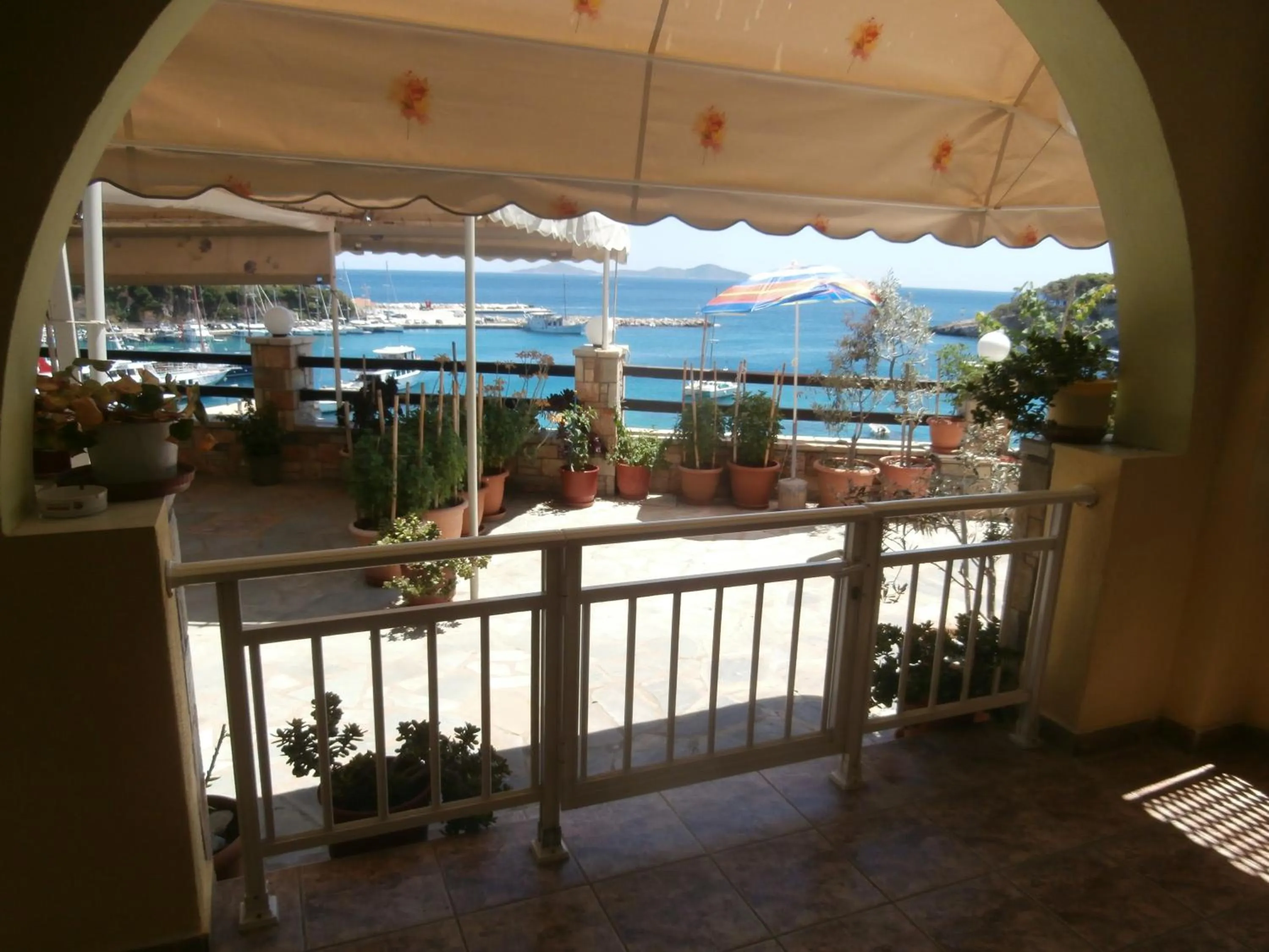 Balcony/Terrace in Haravgi Hotel