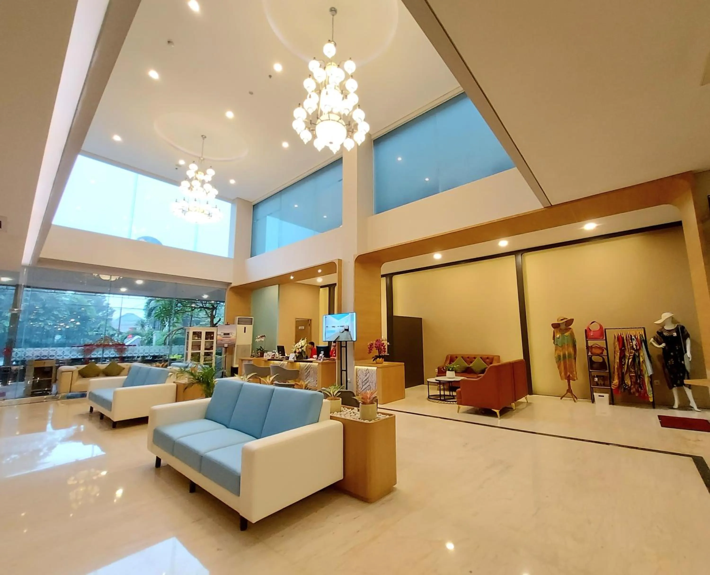 Lobby or reception in Horison Emerald Timoho Yogyakarta