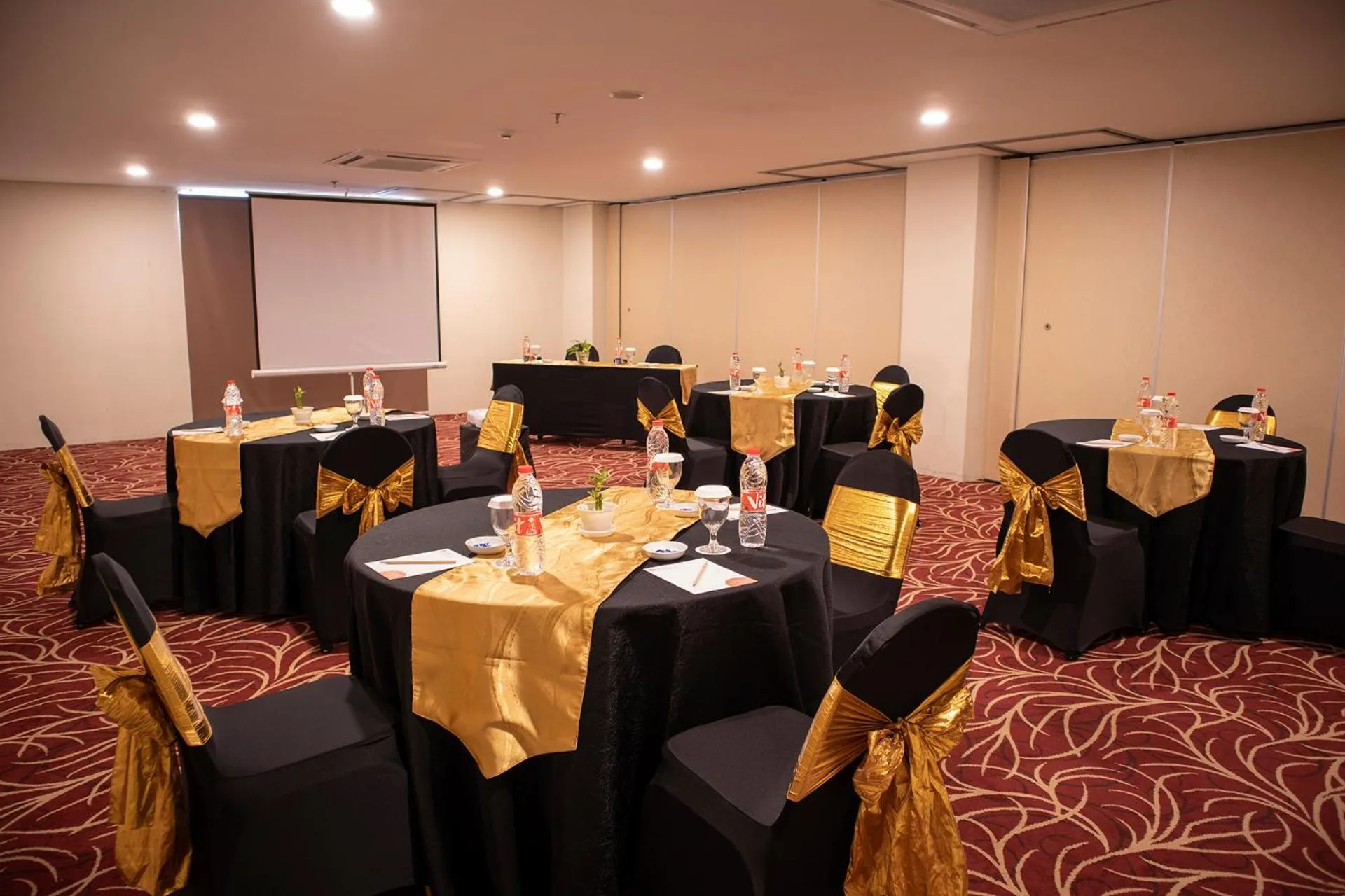 Meeting/conference room in Horison Emerald Timoho Yogyakarta