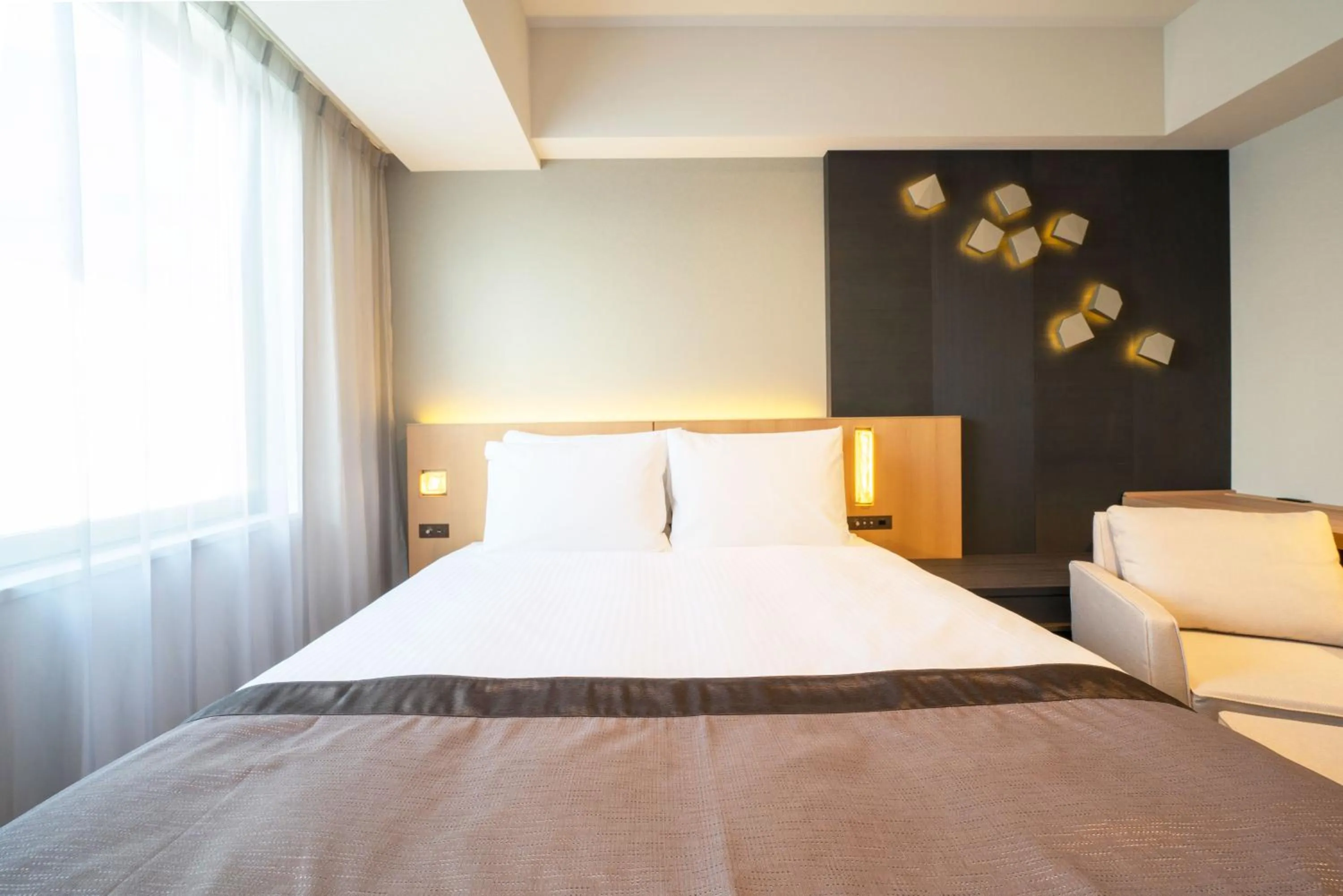 Photo of the whole room, Bed in Hotel JAL City Nagoya Nishiki