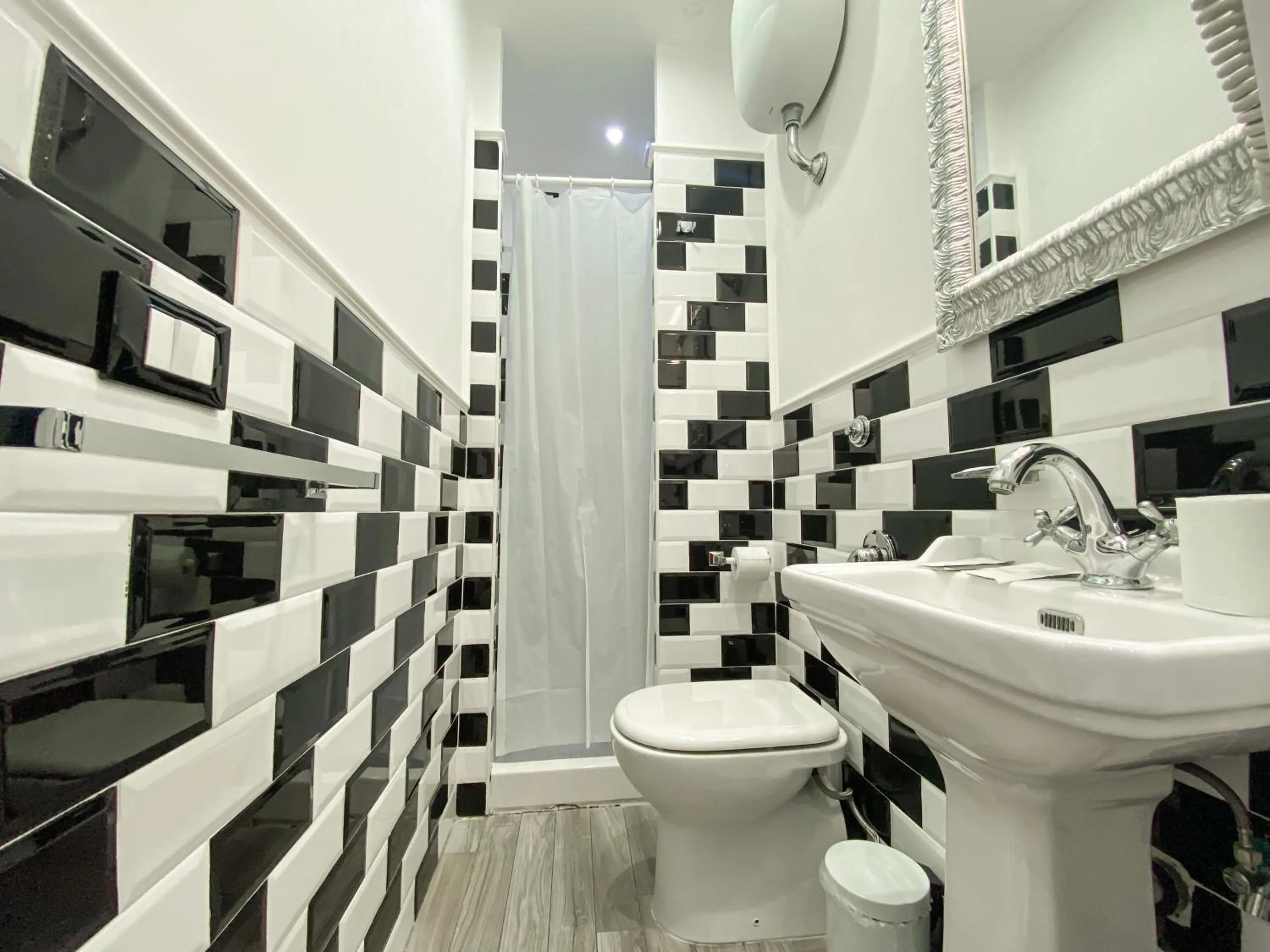 Bathroom in Locanda Parlamento