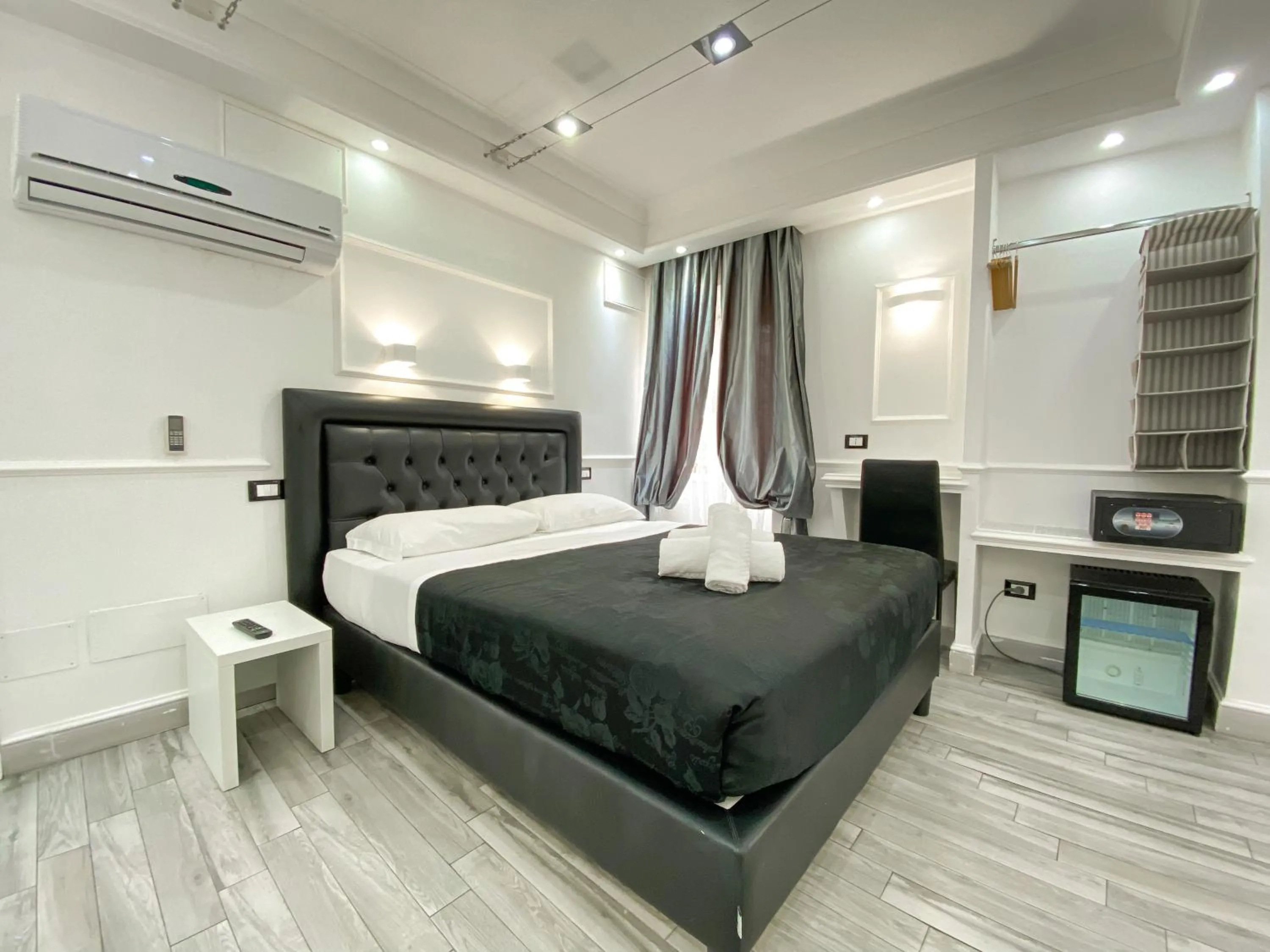 Bedroom, Bed in Locanda Parlamento