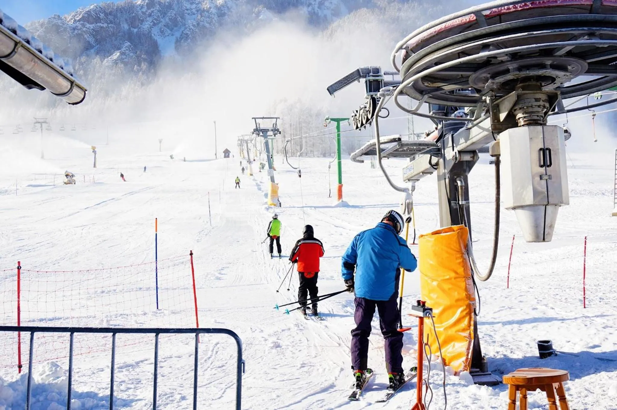 Skiing in Hotel Kompas