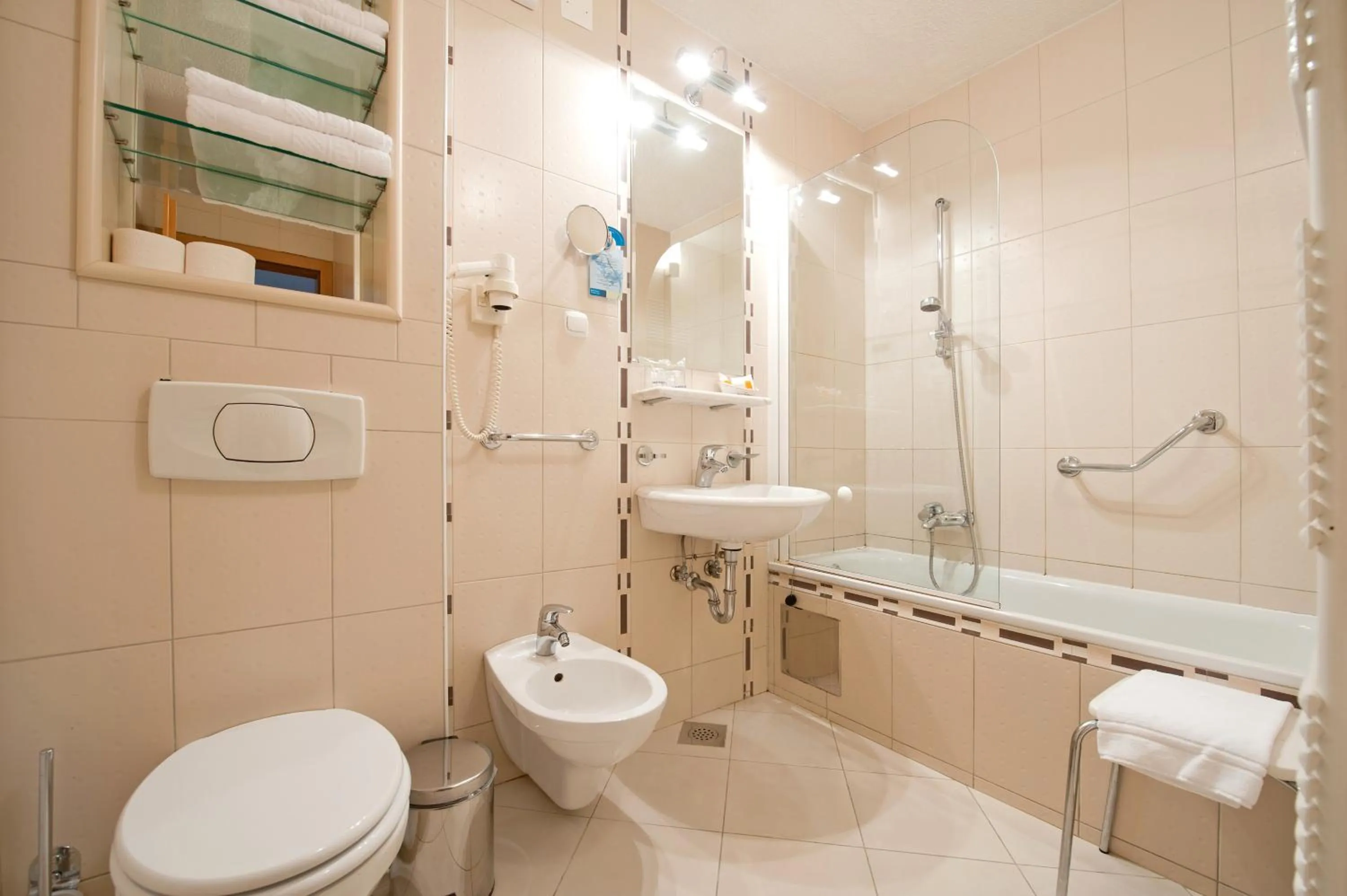 Toilet in Hotel Kompas