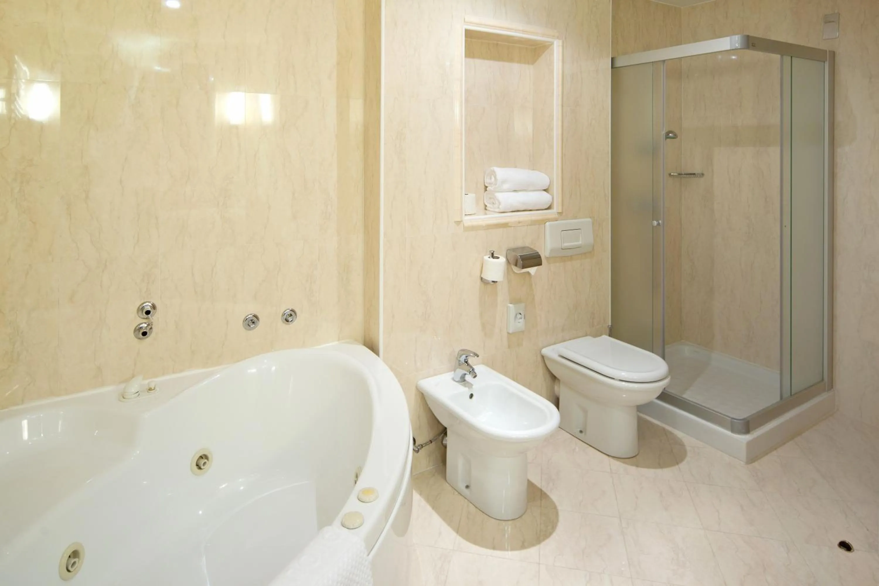 Shower in Hotel Kompas