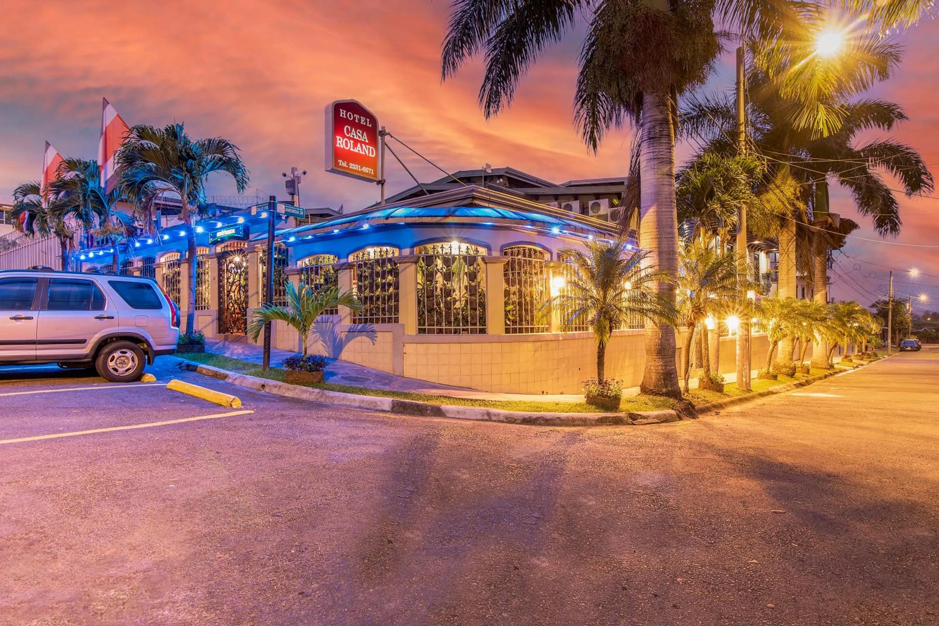 Property building in Hotel Casa Roland San Jose