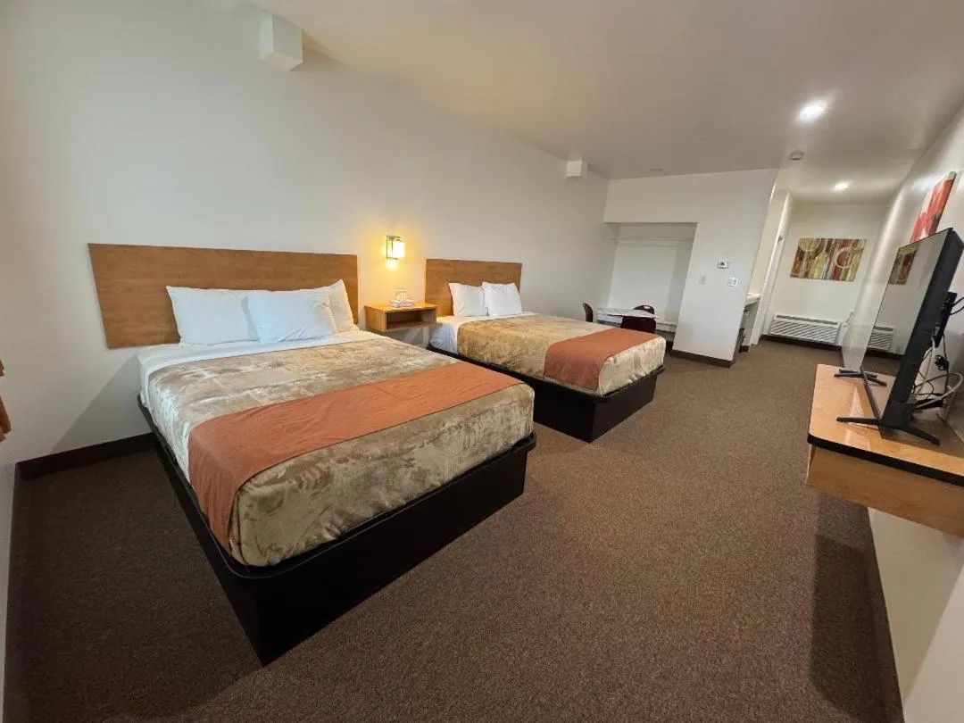 Photo of the whole room, Bed in Studio Motel of Lake George