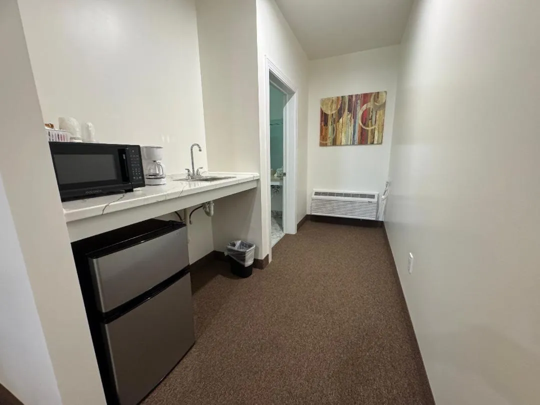 Kitchen or kitchenette in Studio Motel of Lake George