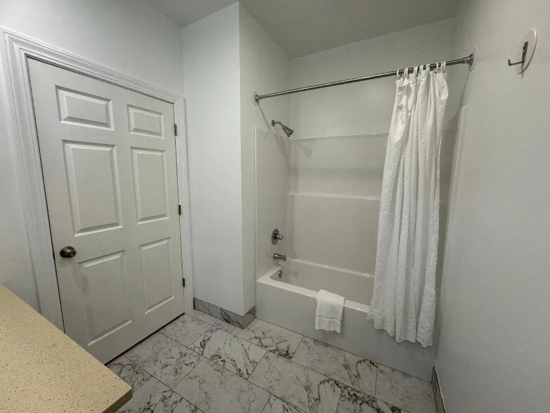 Bathroom in Studio Motel of Lake George