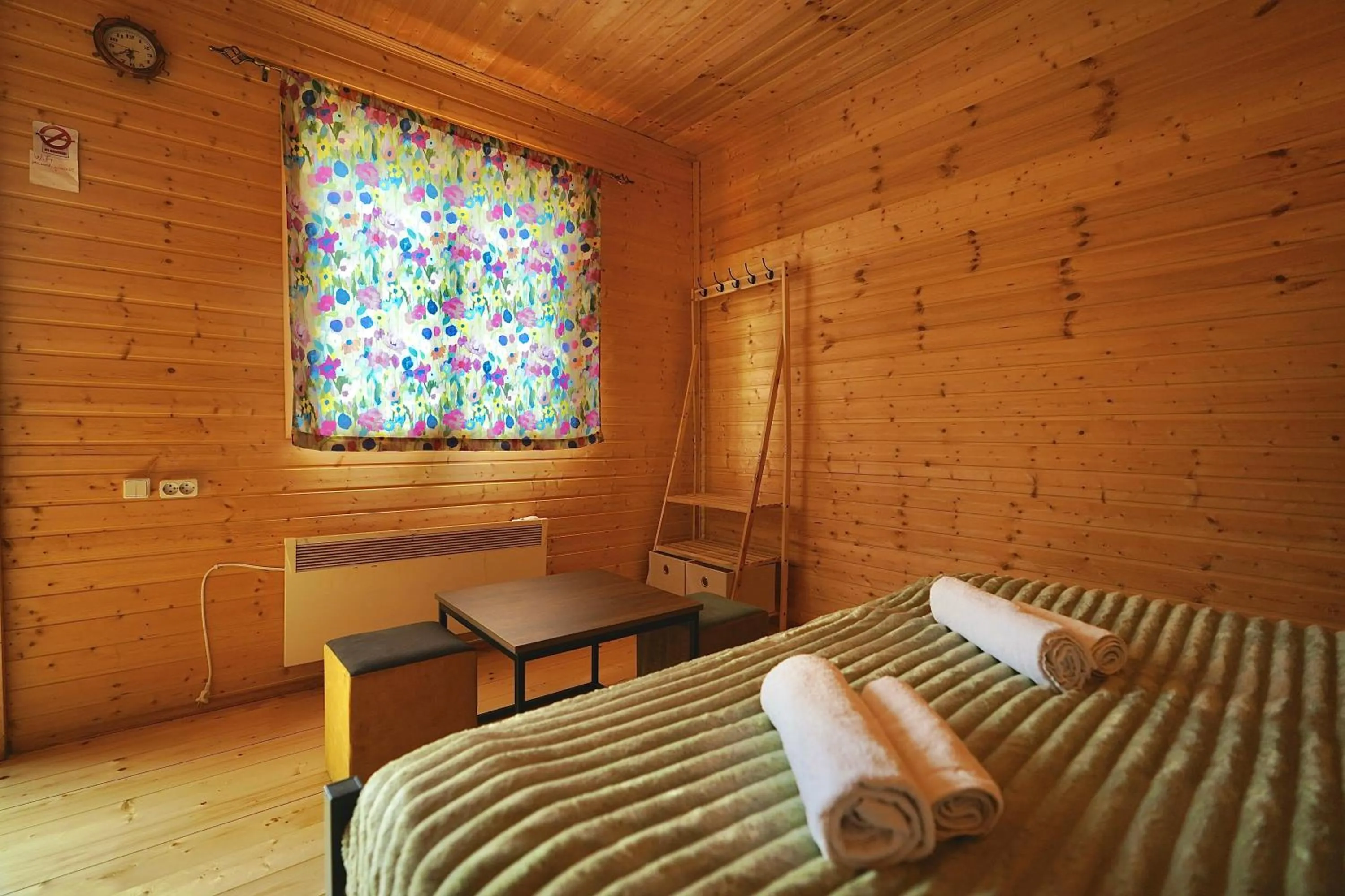 Bedroom, Bed in Mountain Cabins