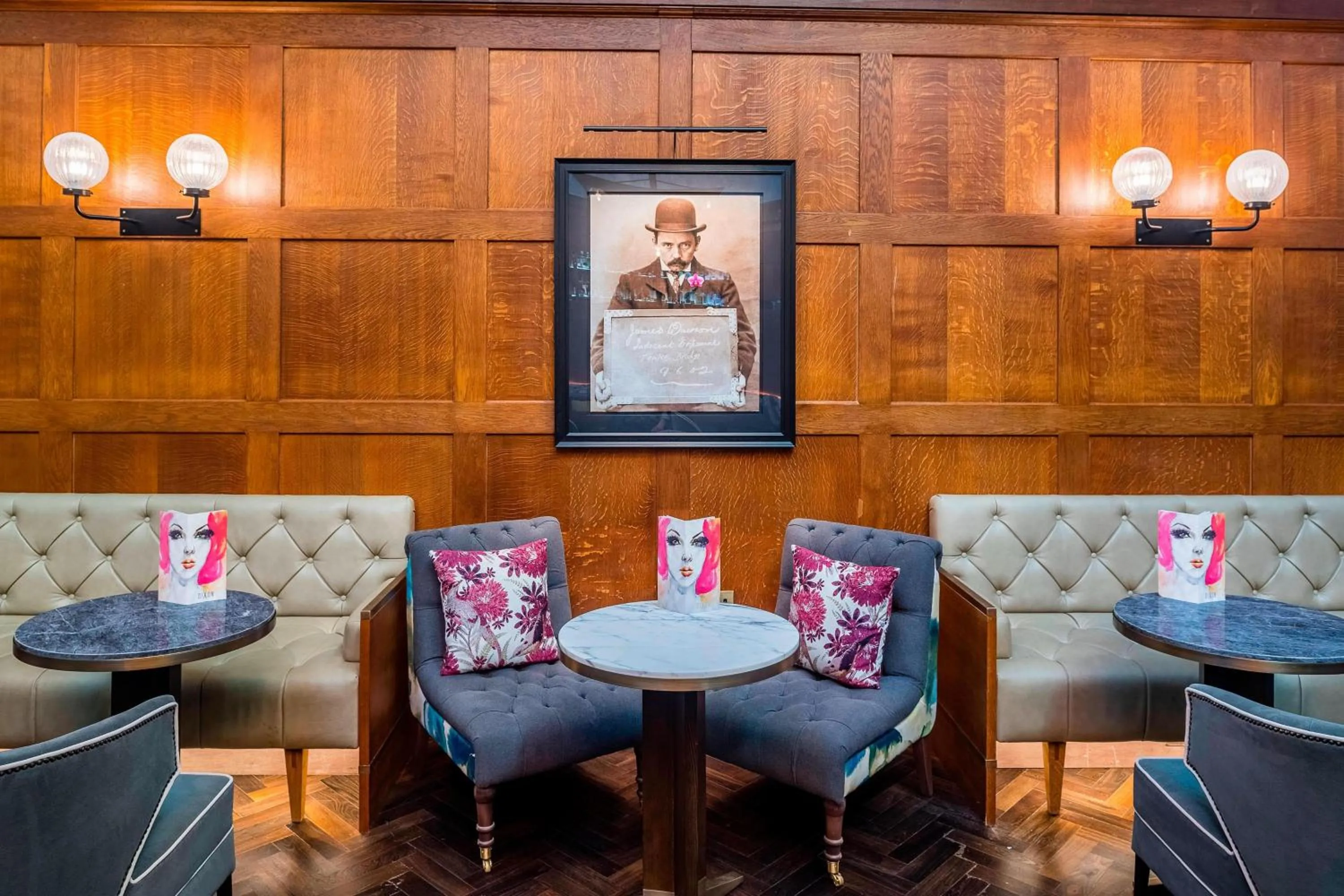 Lounge or bar in The Dixon, Tower Bridge, Autograph Collection