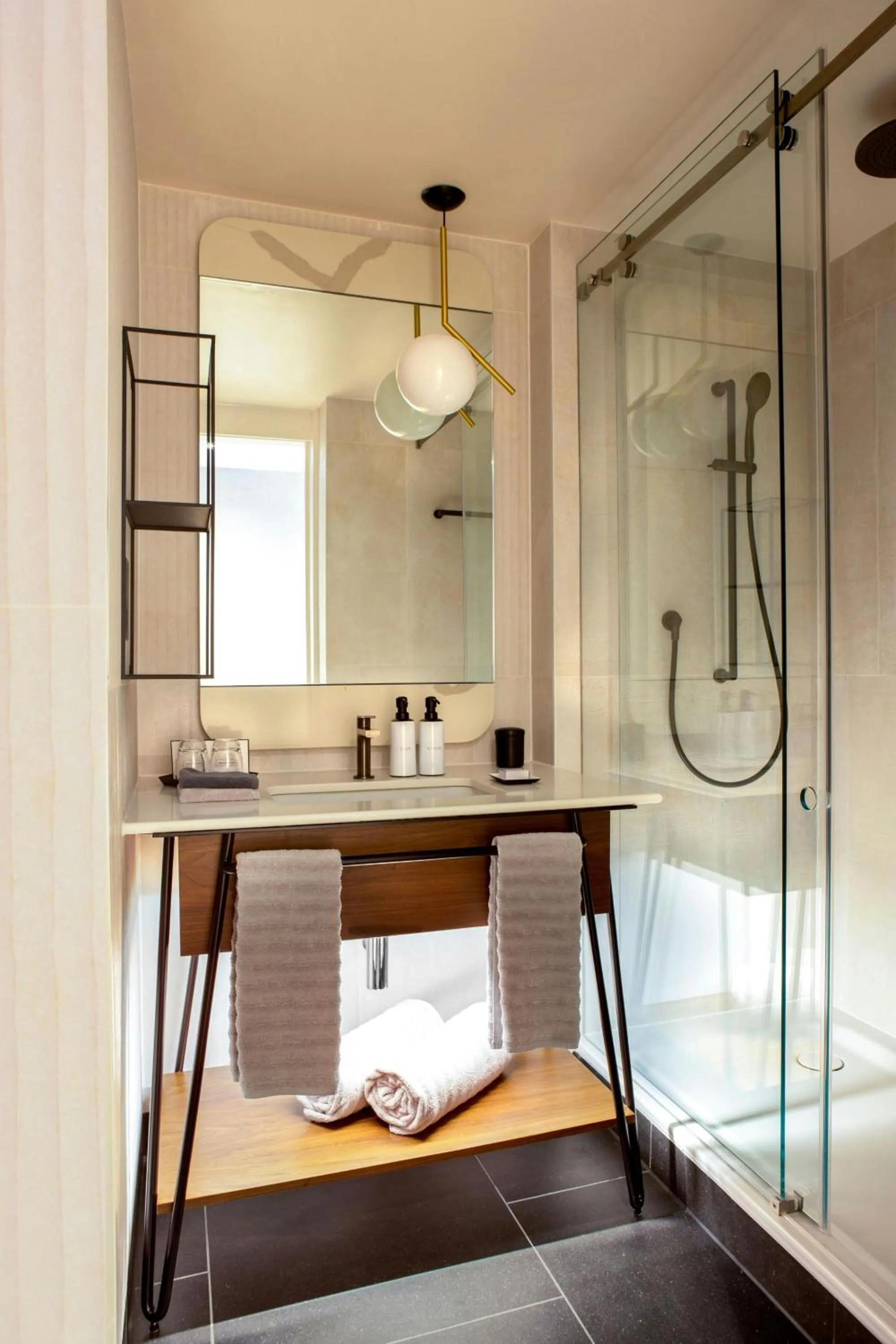 Bathroom in Bankside Hotel, Autograph Collection