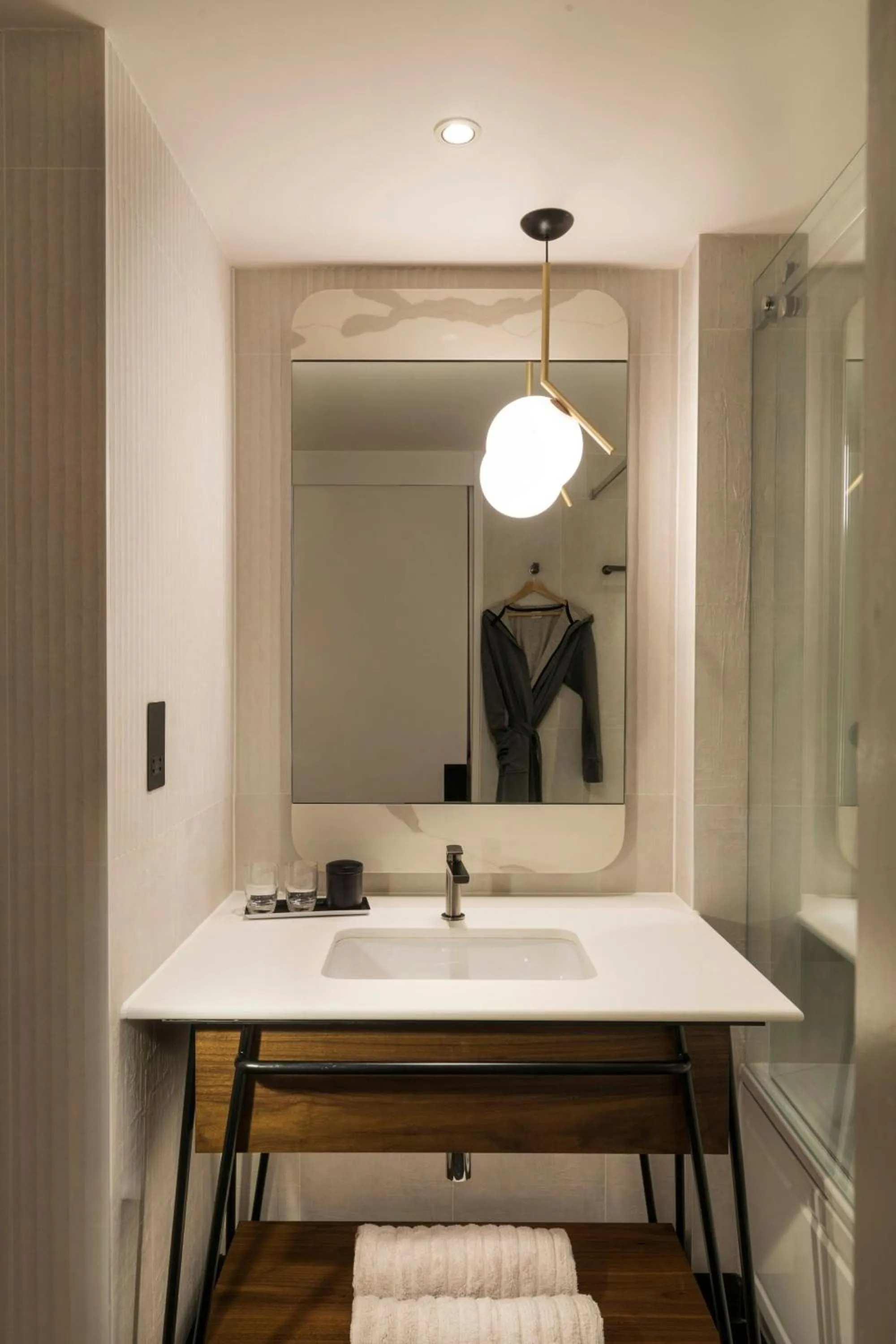 Bathroom in Bankside Hotel, Autograph Collection