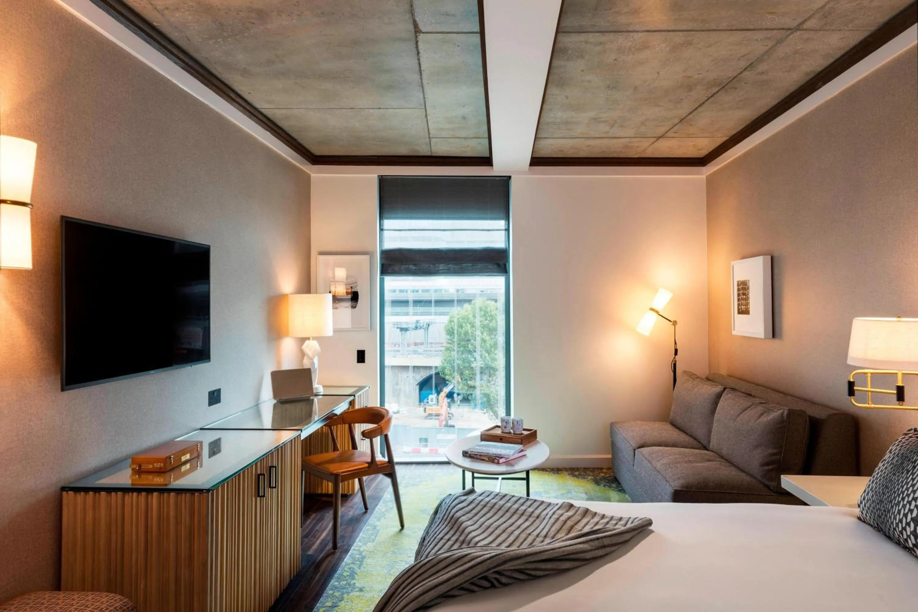 Photo of the whole room, Bed in Bankside Hotel, Autograph Collection