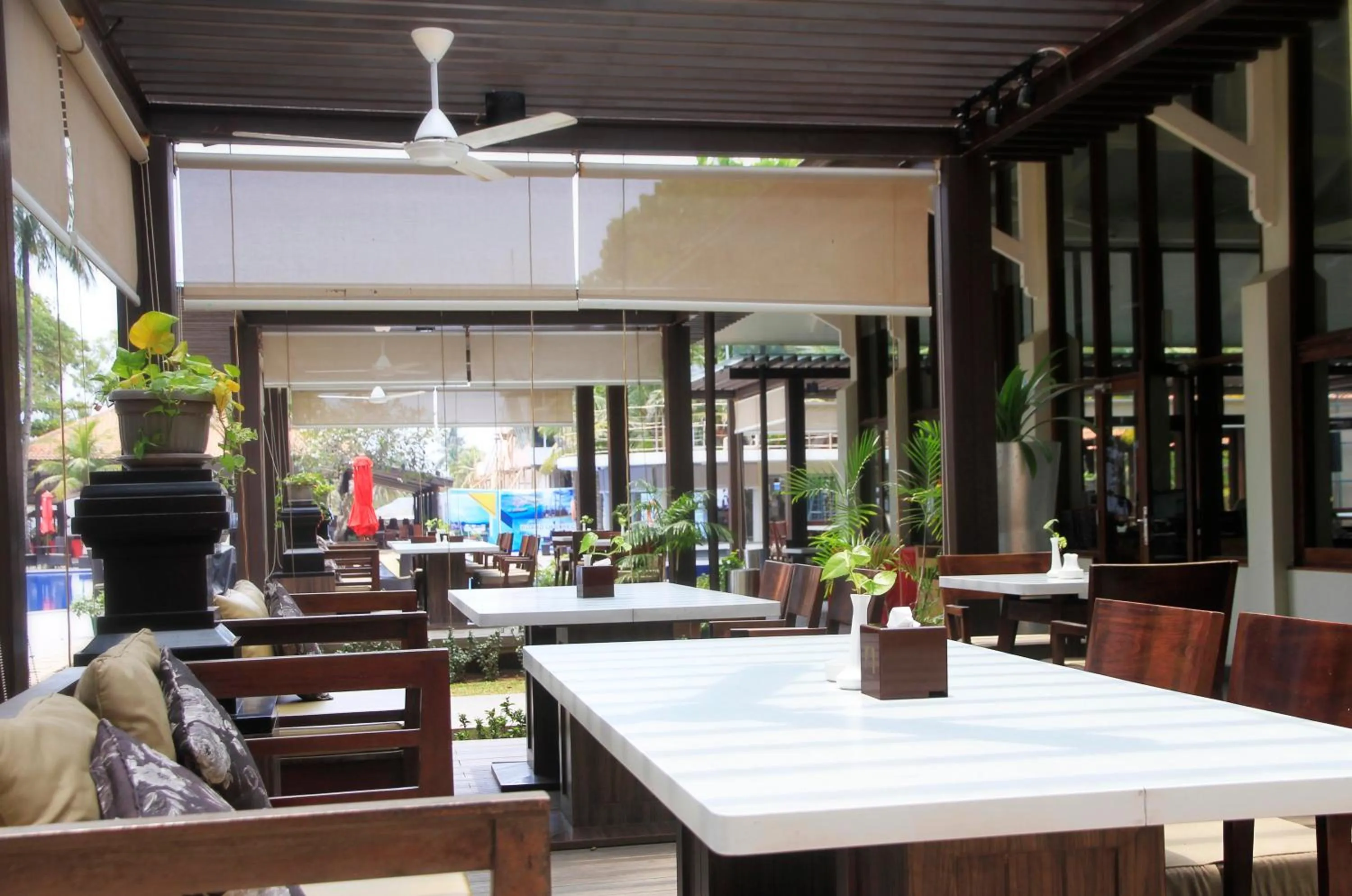 Restaurant/places to eat in Mambruk Hotel & Convention