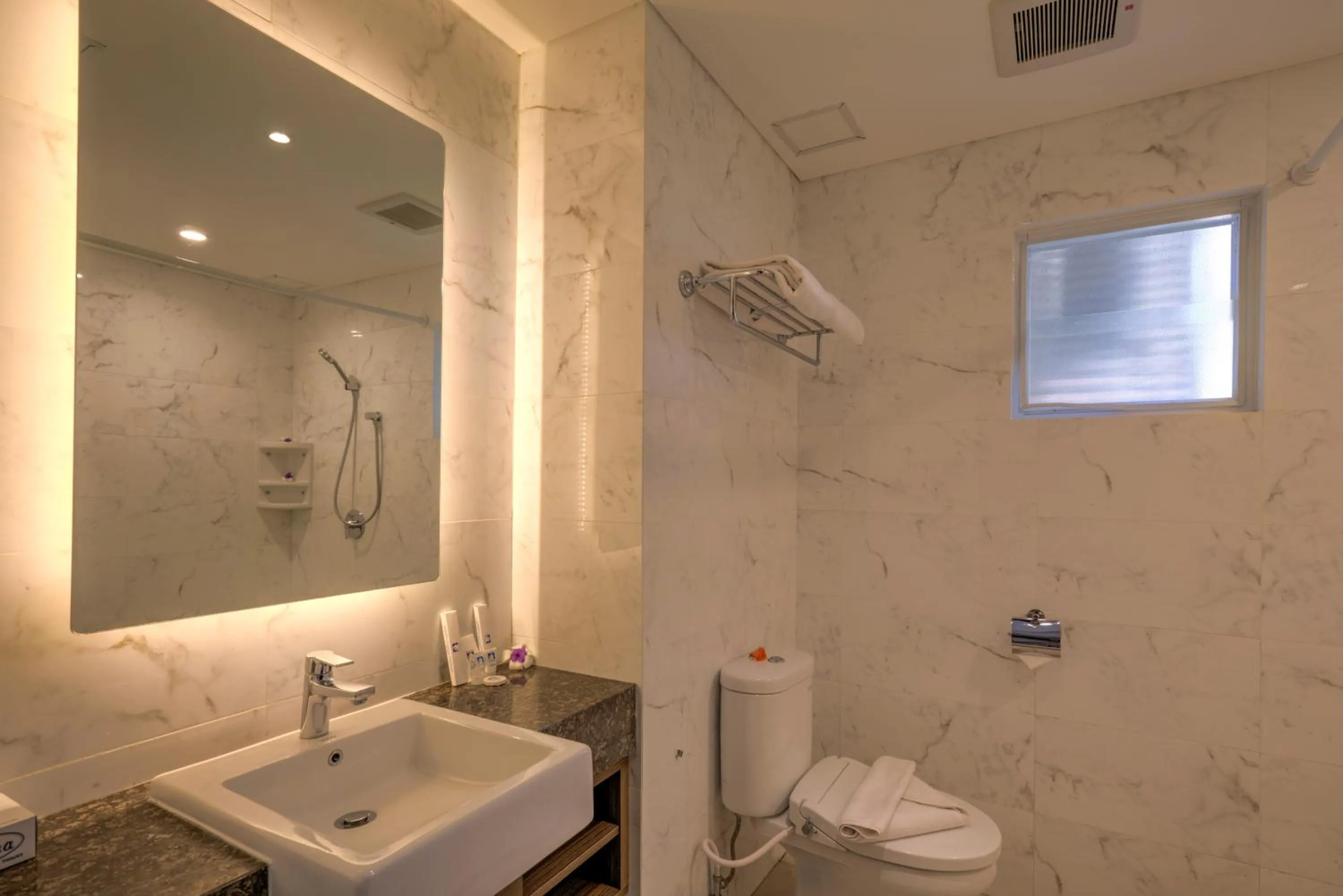 Bathroom in Mambruk Hotel & Convention