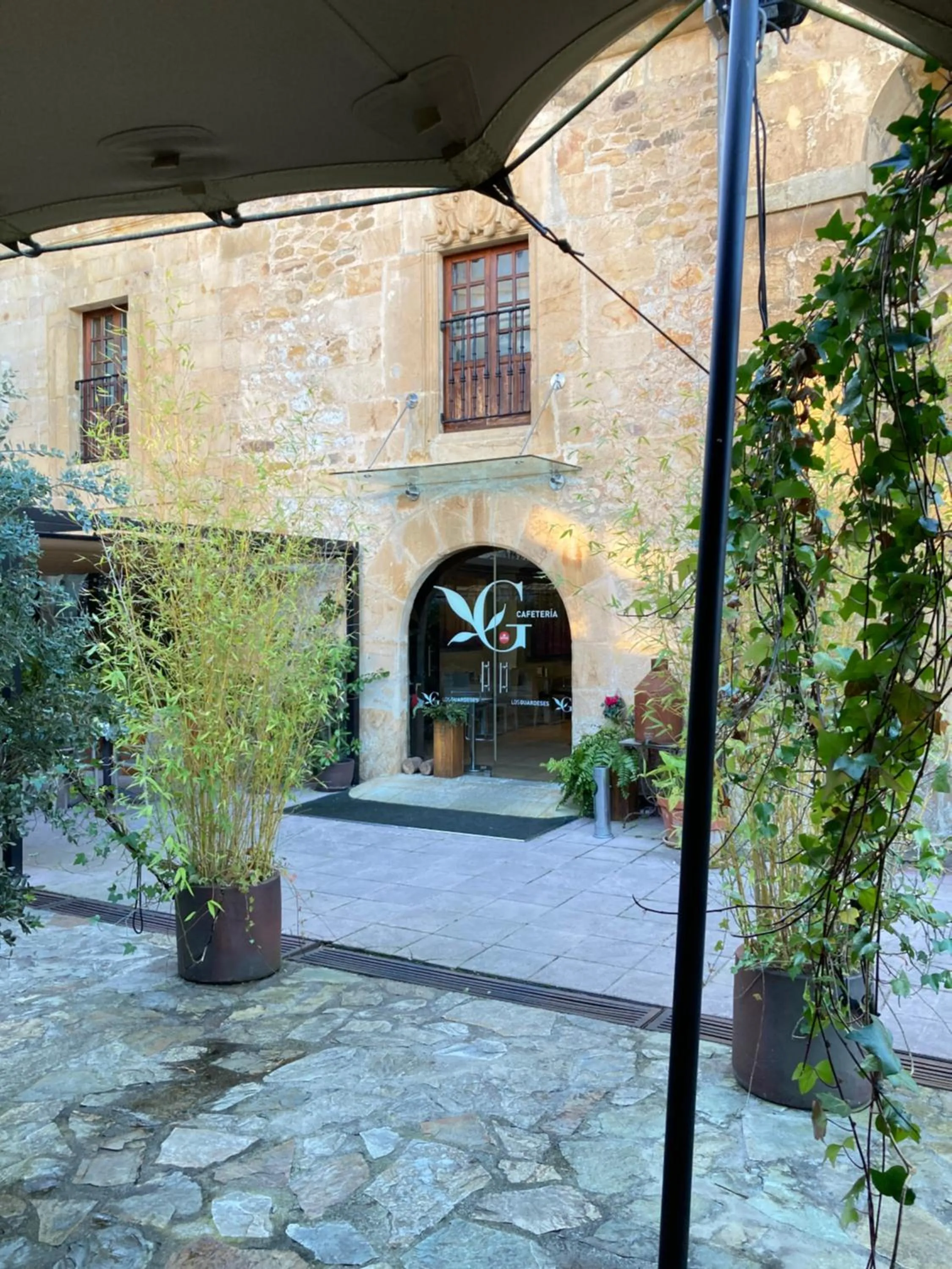 Property building in Los Guardeses