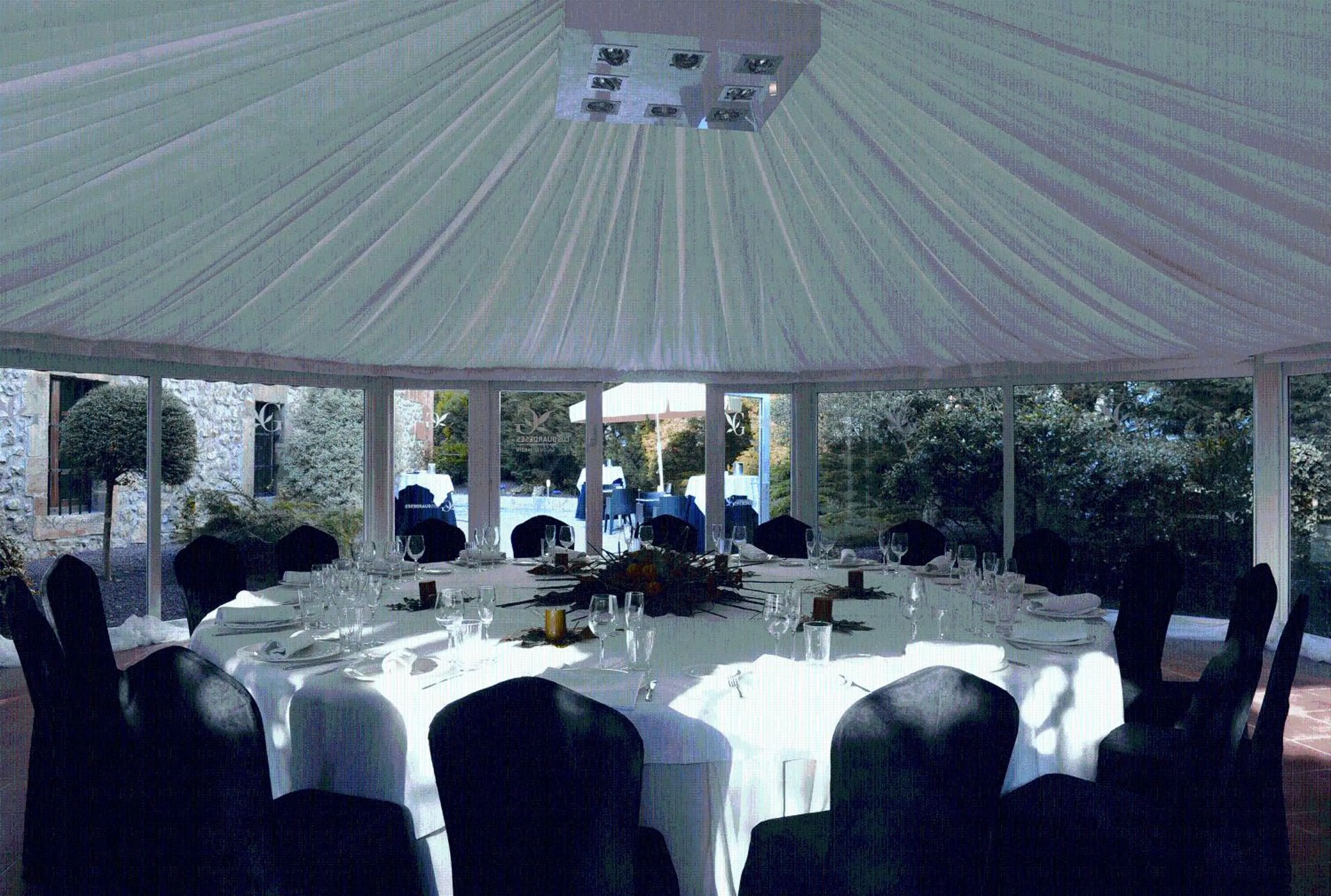 Restaurant/places to eat in Los Guardeses