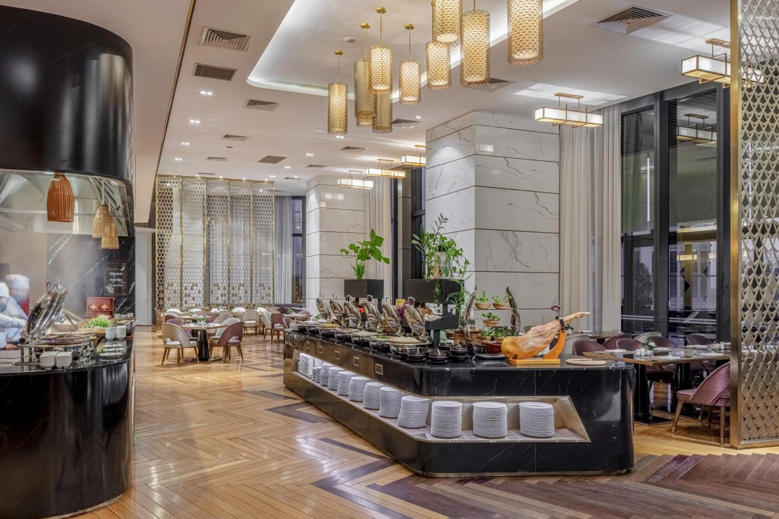 Restaurant/places to eat in Melia Vinpearl Hue