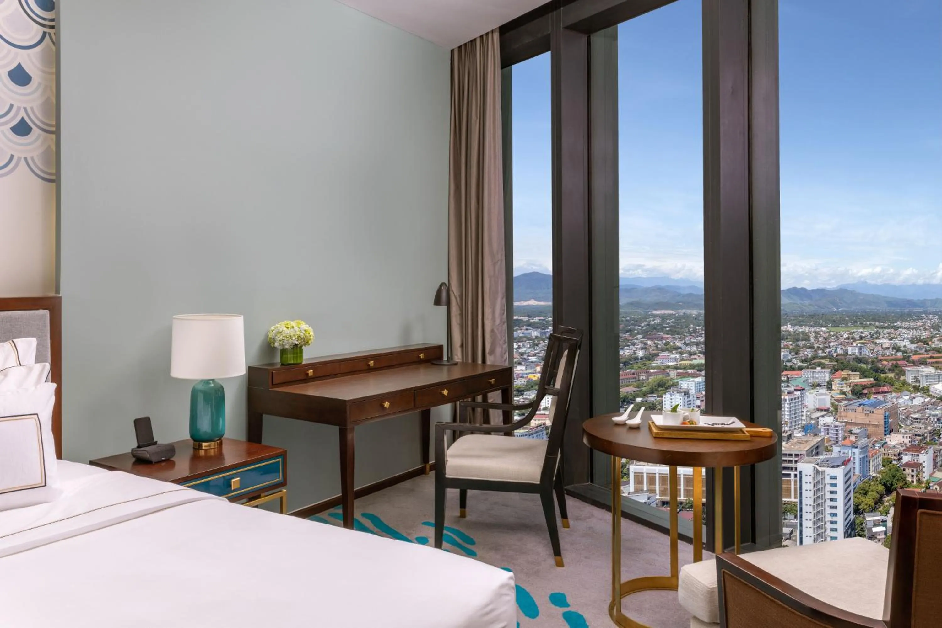 Area and facilities, Bed in Melia Vinpearl Hue