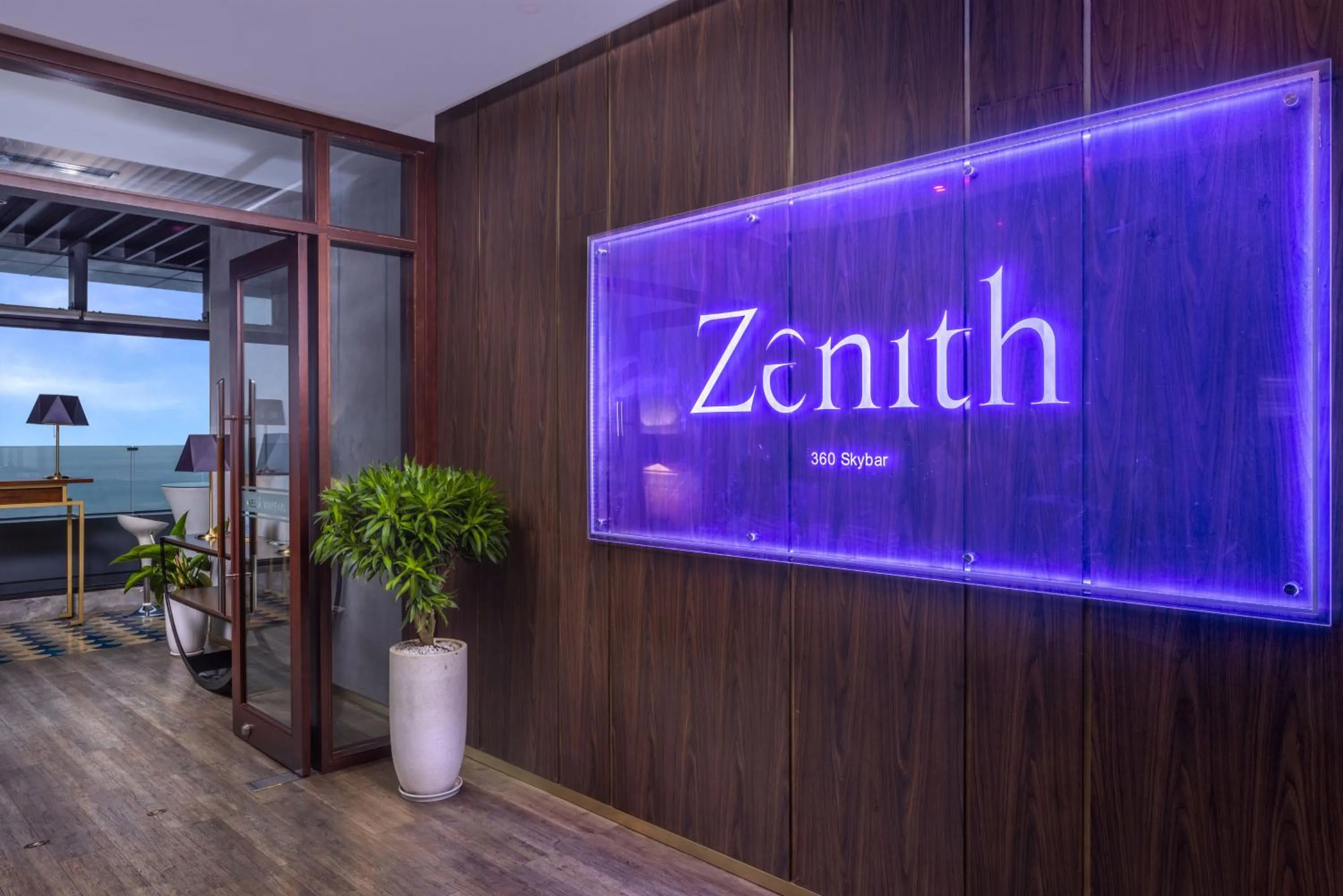 Lounge or bar in Melia Vinpearl Hue