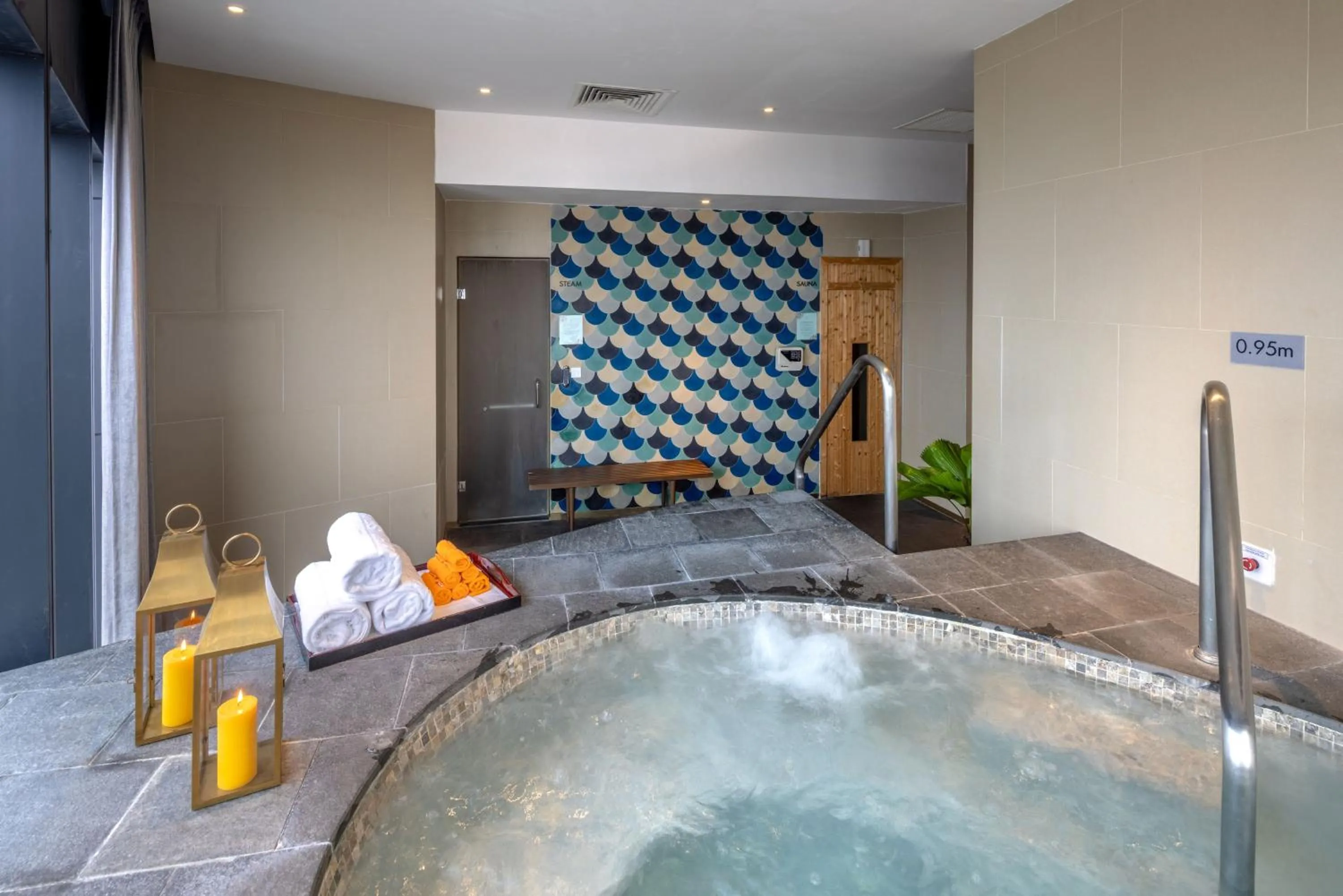 Hot Tub in Melia Vinpearl Hue