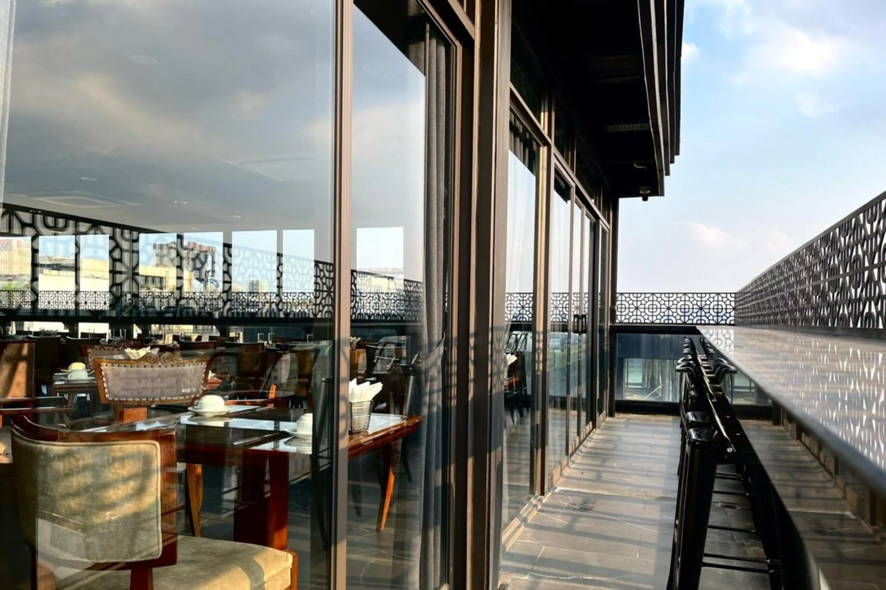 Restaurant/places to eat in Rex Hanoi Hotel