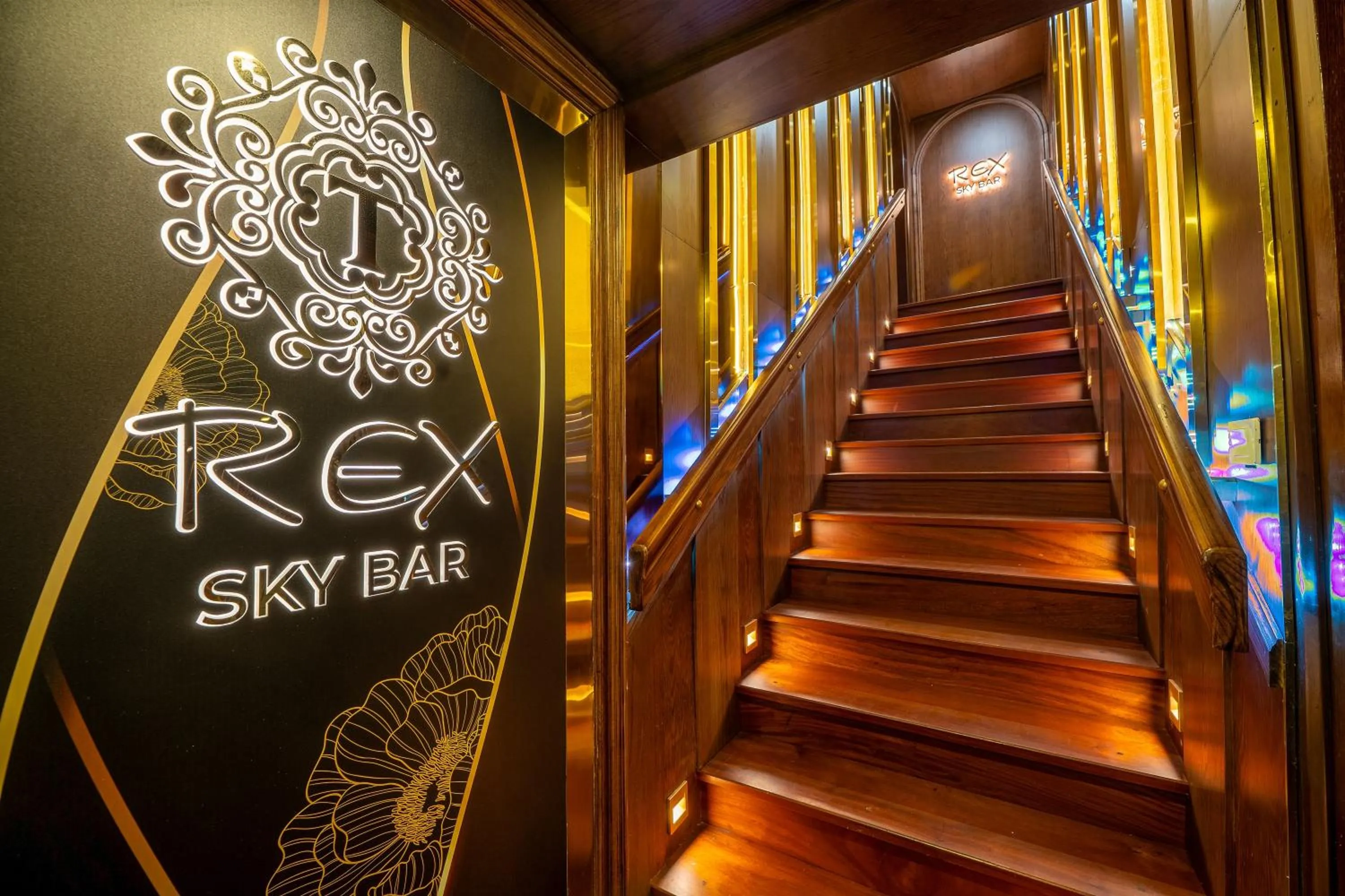 Lounge or bar in Rex Hanoi Hotel