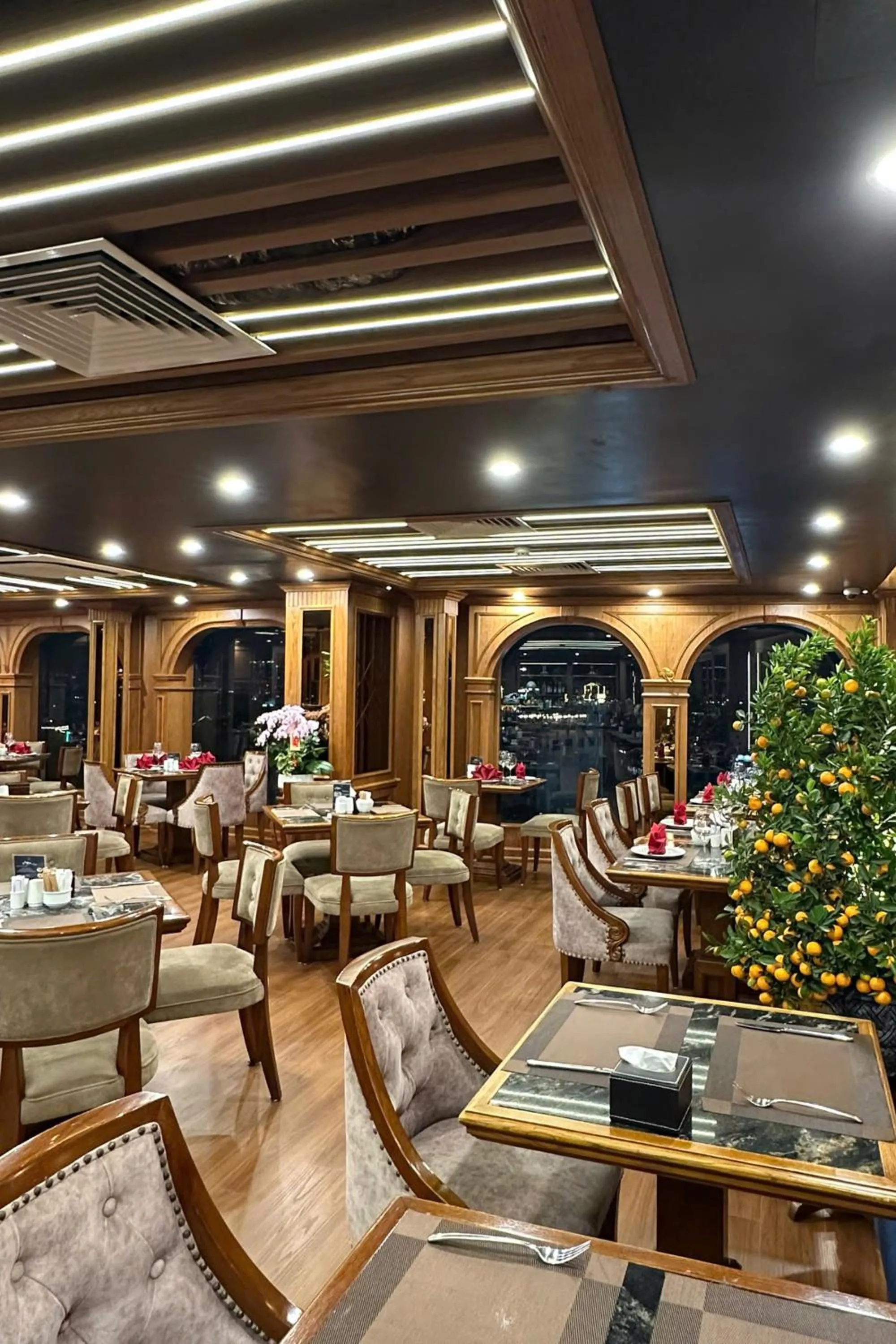Restaurant/places to eat in Rex Hanoi Hotel