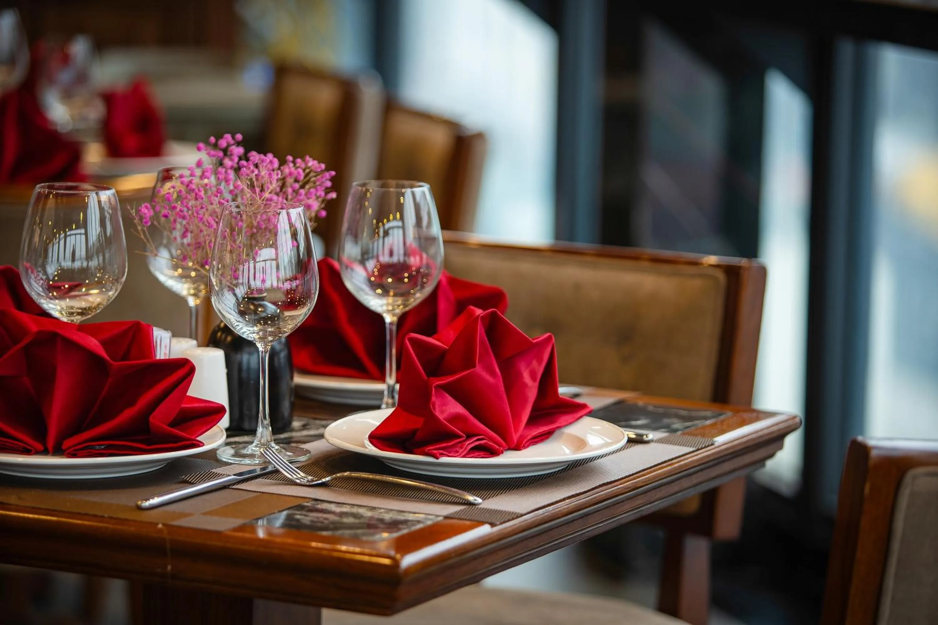 Restaurant/places to eat in Rex Hanoi Hotel