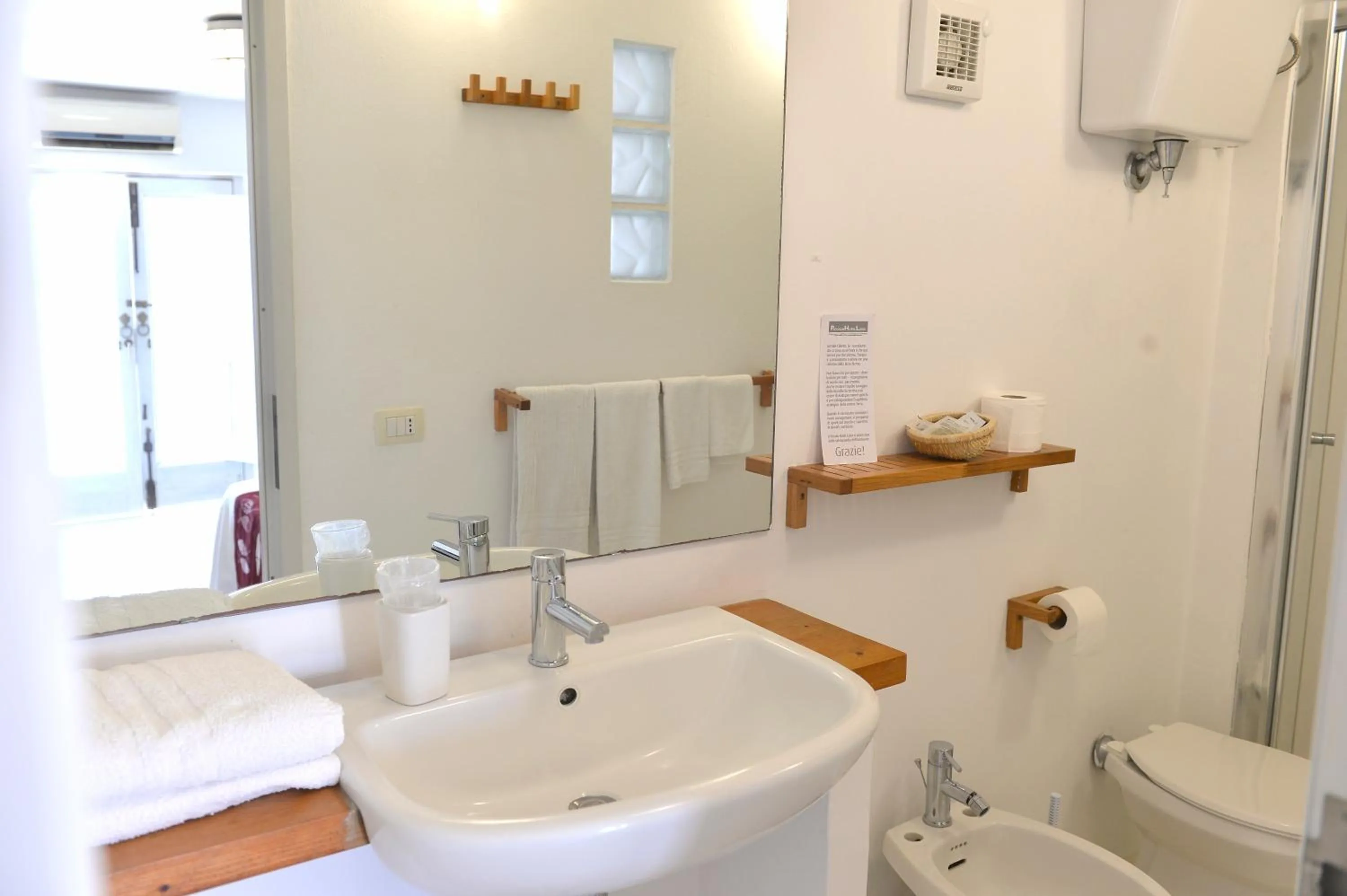 Shower in Piccolo Hotel Luisa